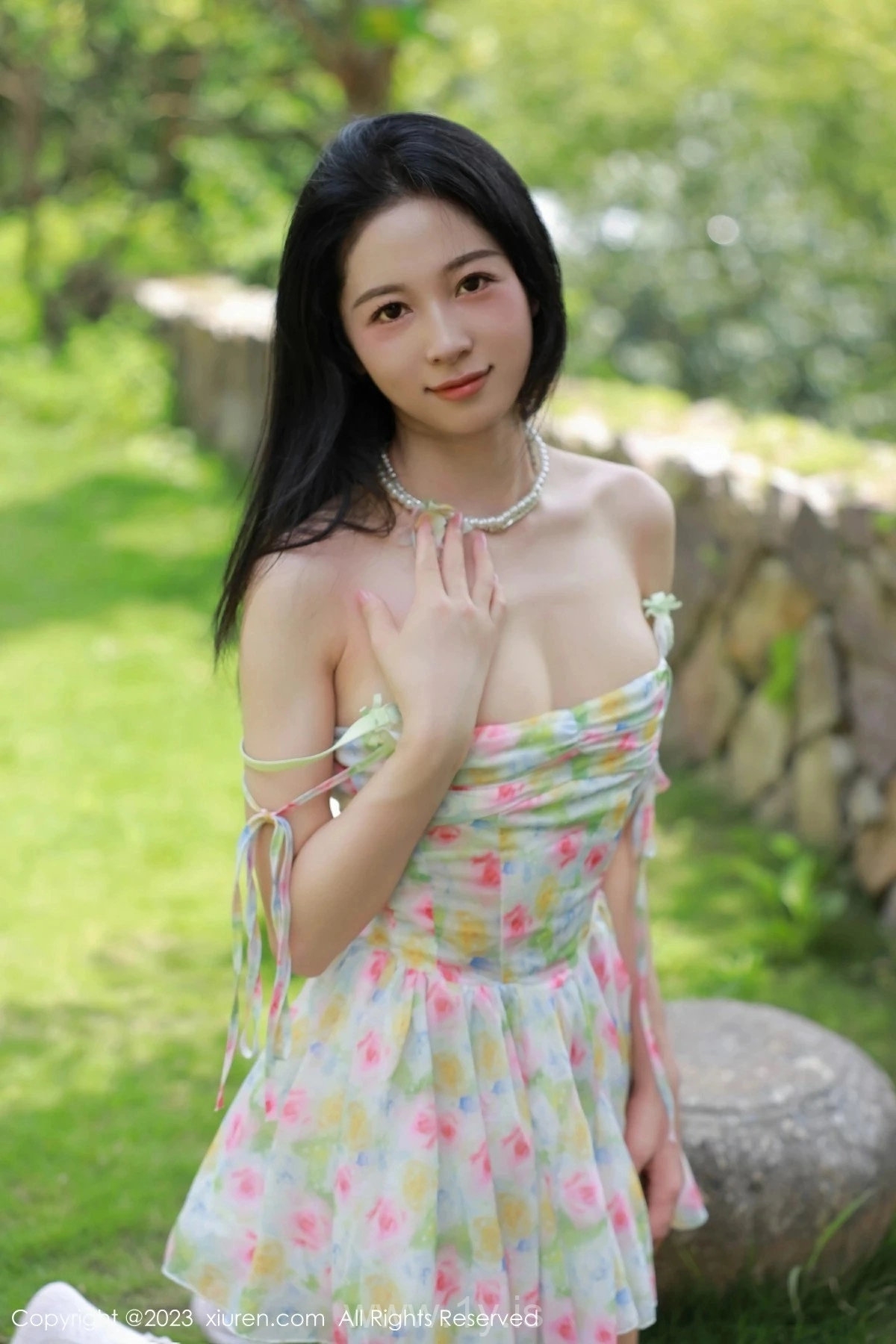 XIUREN(秀人网) No.7169 Stunning Asian Cutie 糖豆sisi