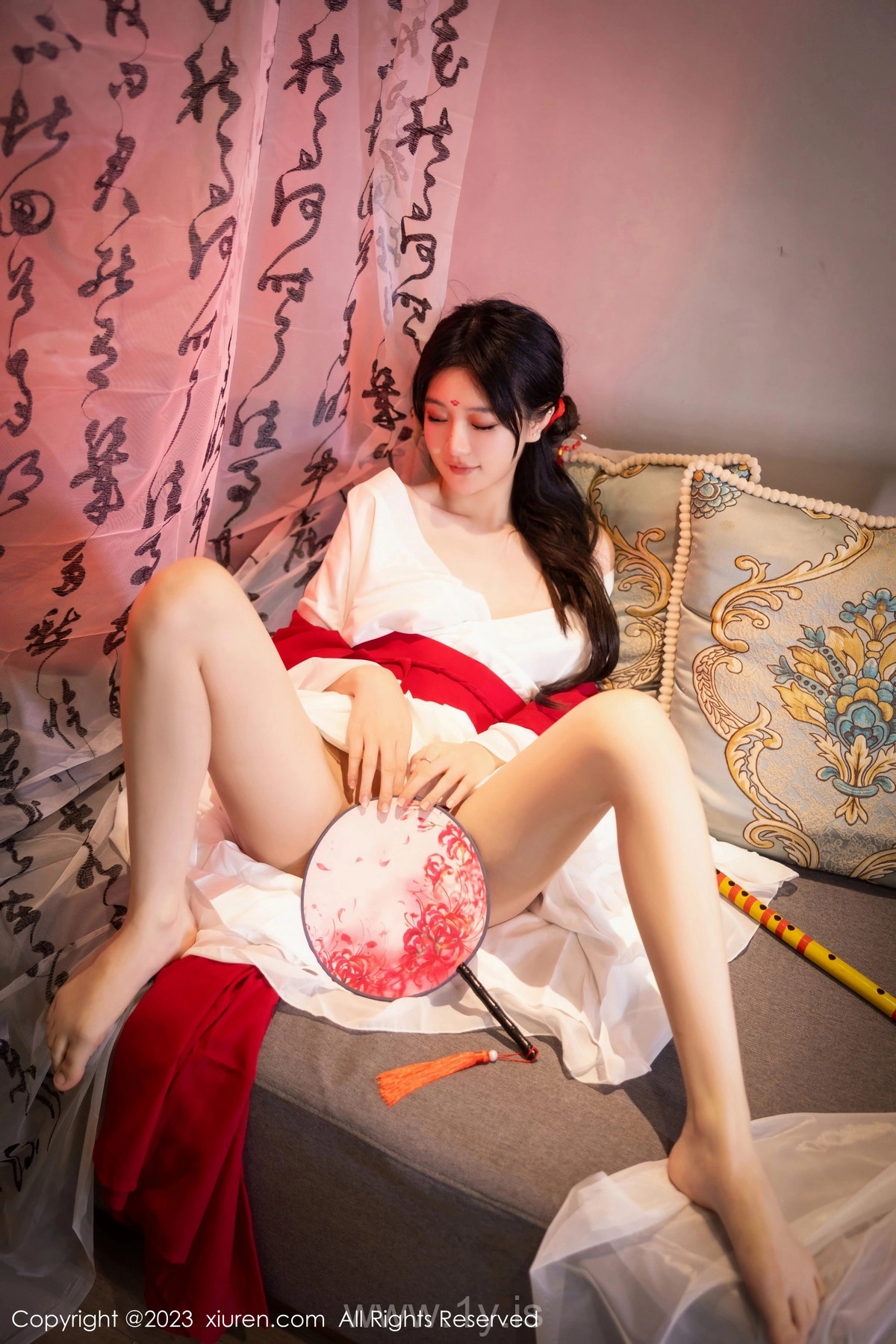 XIUREN(秀人网) No.7192 Classy Asian Peri 怮怮