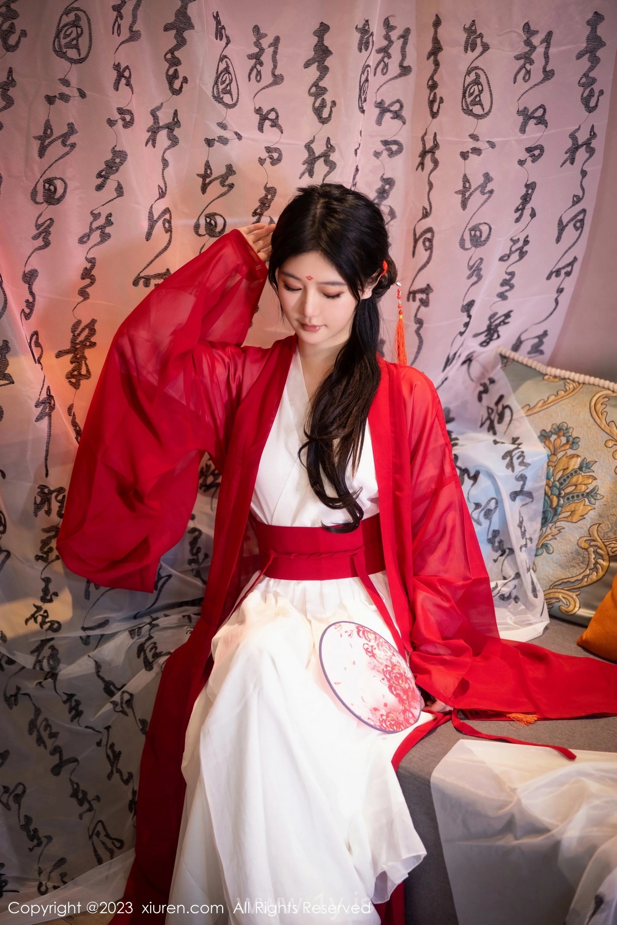 XIUREN(秀人网) No.7192 Classy Asian Peri 怮怮