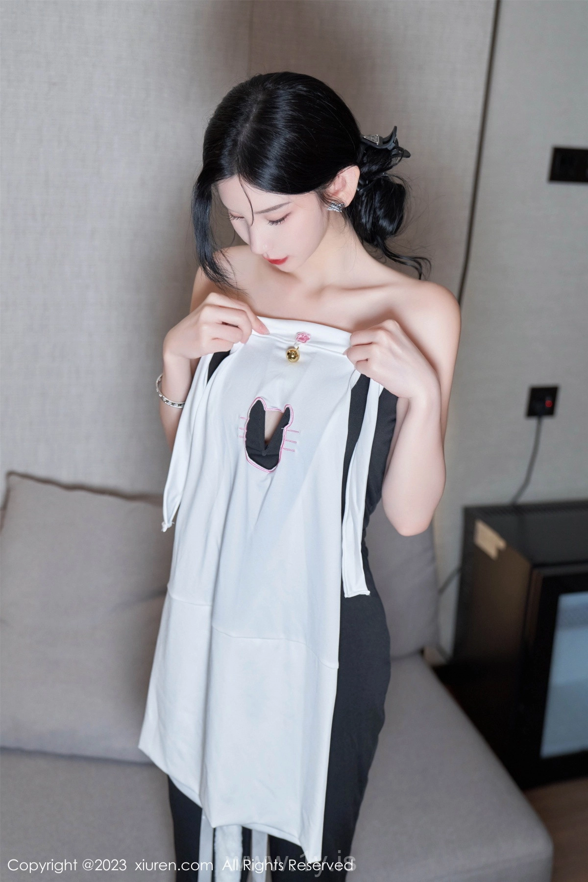 XIUREN(秀人网) No.7289 Fashionable Chinese Cougar 周于希Sally