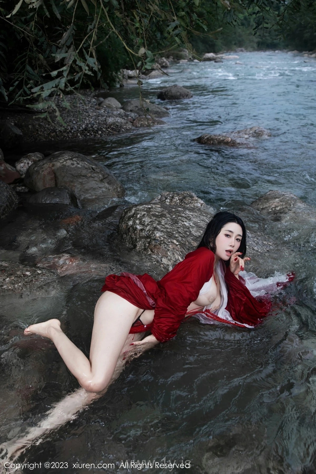 XIUREN(秀人网) No.7295 Fancy & Sexy Asian Mature Princess 嚴利娅Yuliya