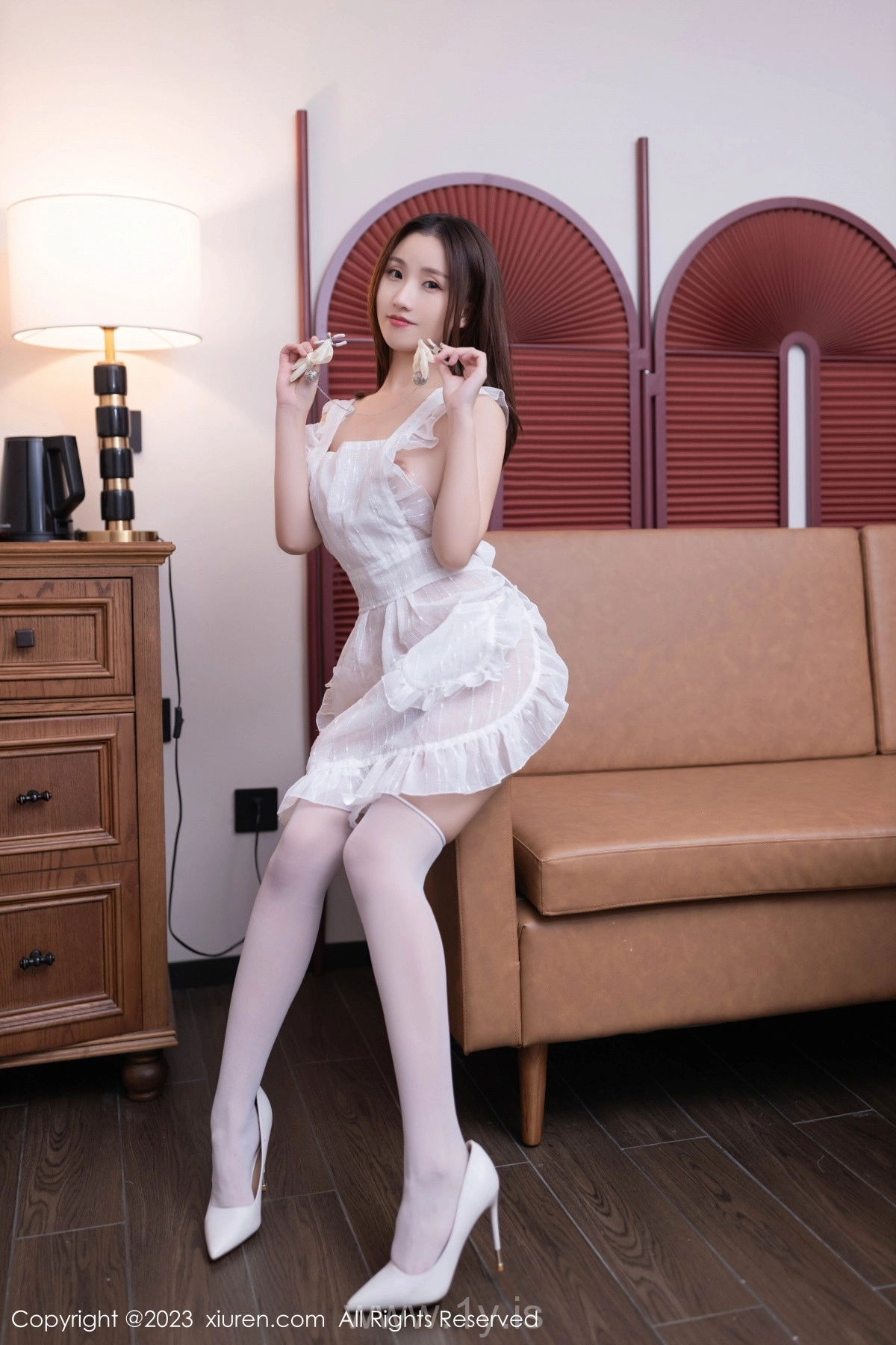 XIUREN(秀人网) No.7346 Innocent & Beautiful Chinese Cougar 杏子Yada