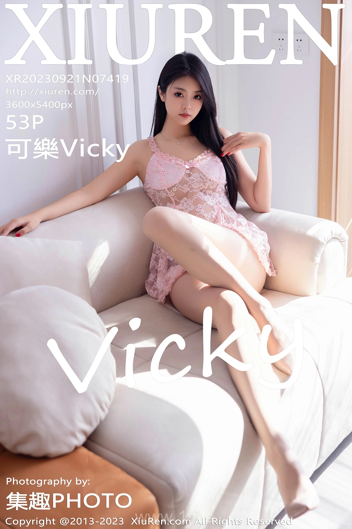 XIUREN(秀人网) No.7419 Mesmerizing & Refined Asian Homebody Girl 可樂Vicky