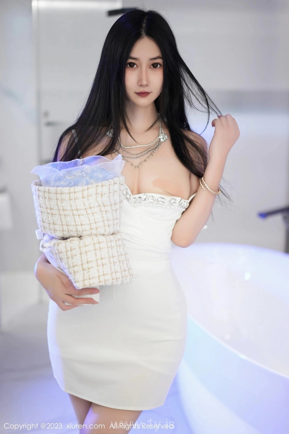 XIUREN(秀人网) No.7447 Gorgeous Asian Enchantress laura阿姣