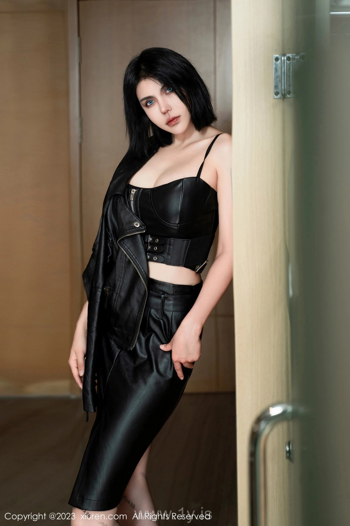 XIUREN(秀人网) No.7581 Fashionable Chinese Belle 金純一