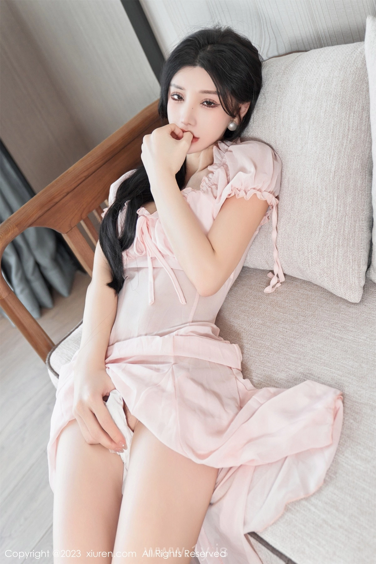 XIUREN(秀人网) No.7615 Well Done & Seductive Chinese Enchantress 周于希Sally