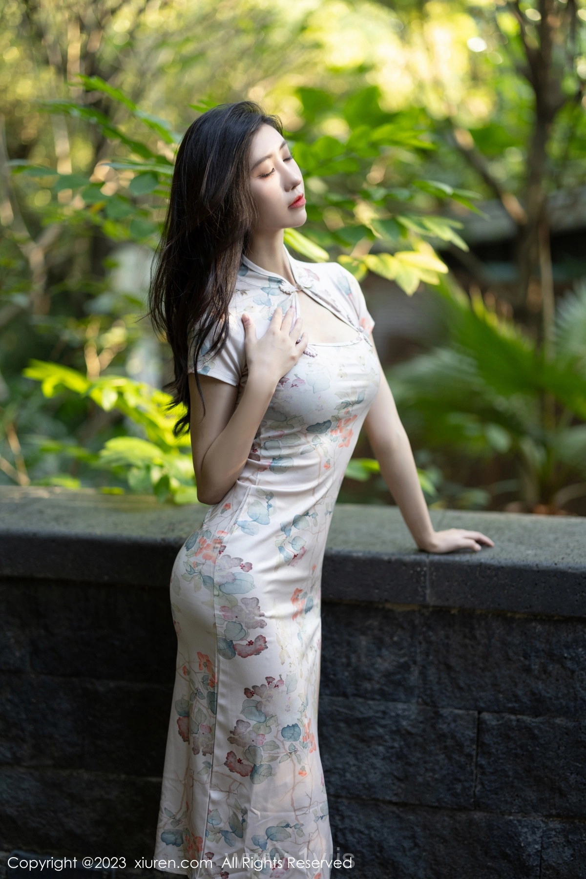 XIUREN(秀人网) No.7631 Fancy & Fair Asian Maiden 章芃芃