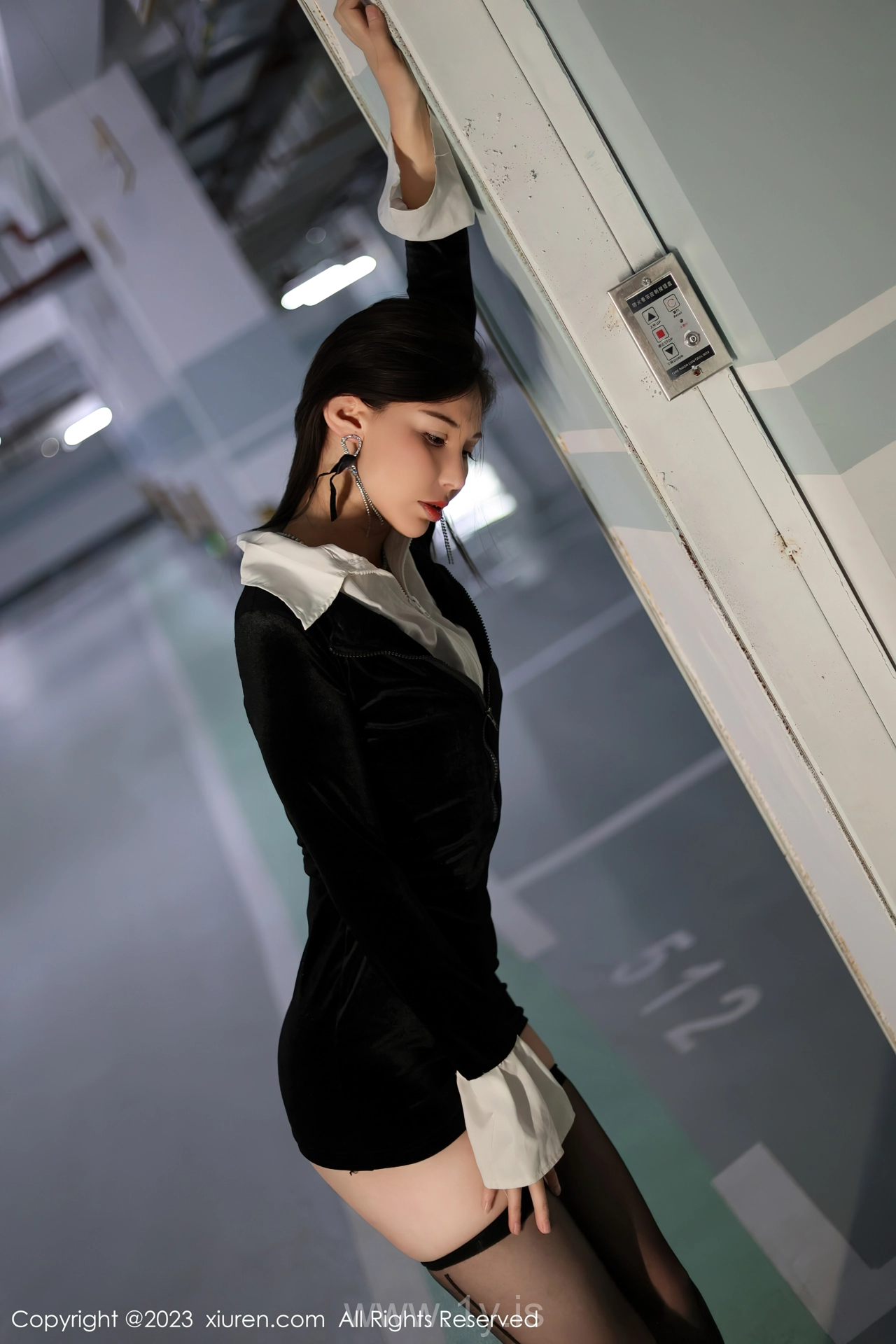XIUREN(秀人网) No.7634 Ravishing Chinese Belle 曼柔醉酒主题拍摄性感写真