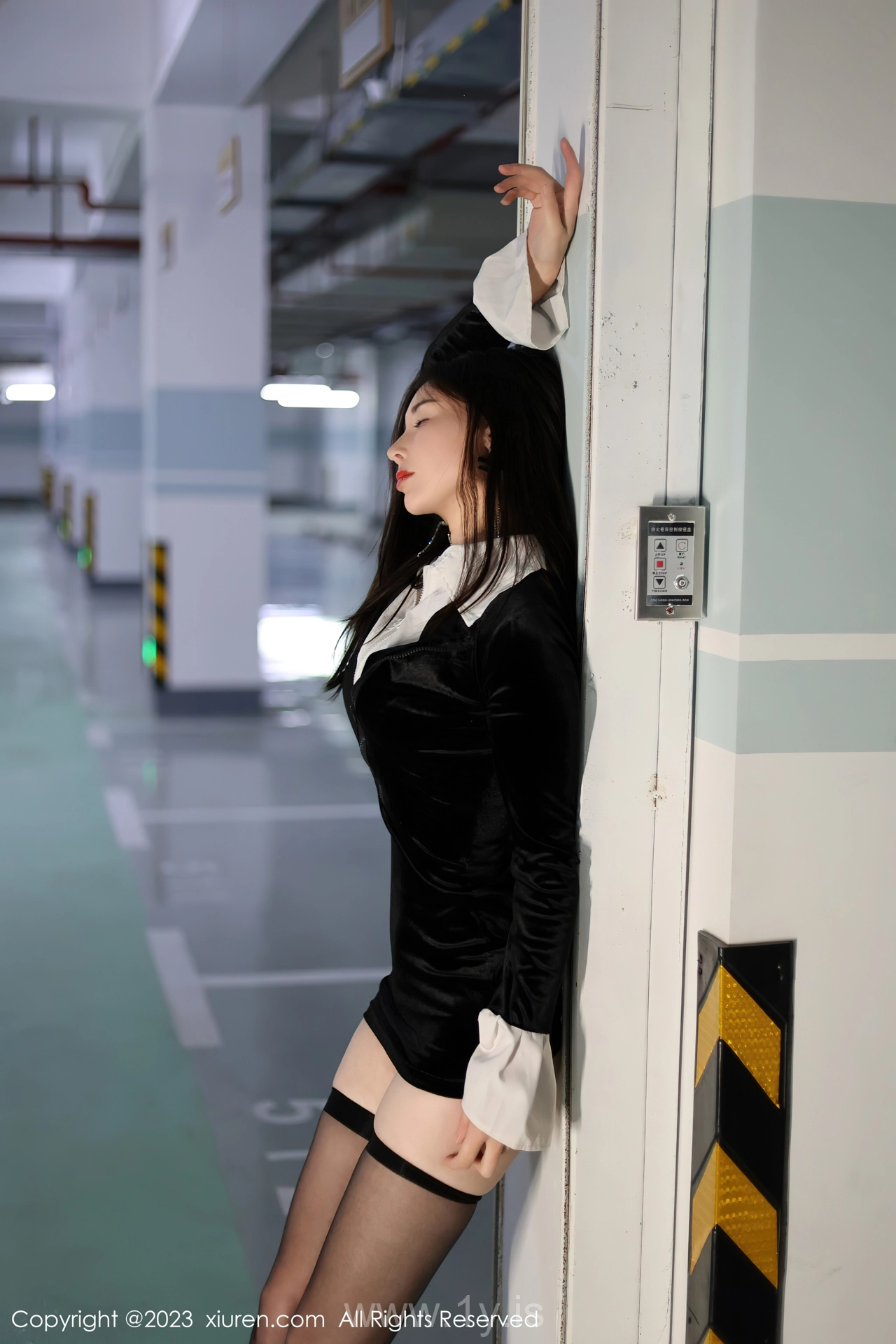 XIUREN(秀人网) No.7634 Ravishing Chinese Belle 曼柔醉酒主题拍摄性感写真