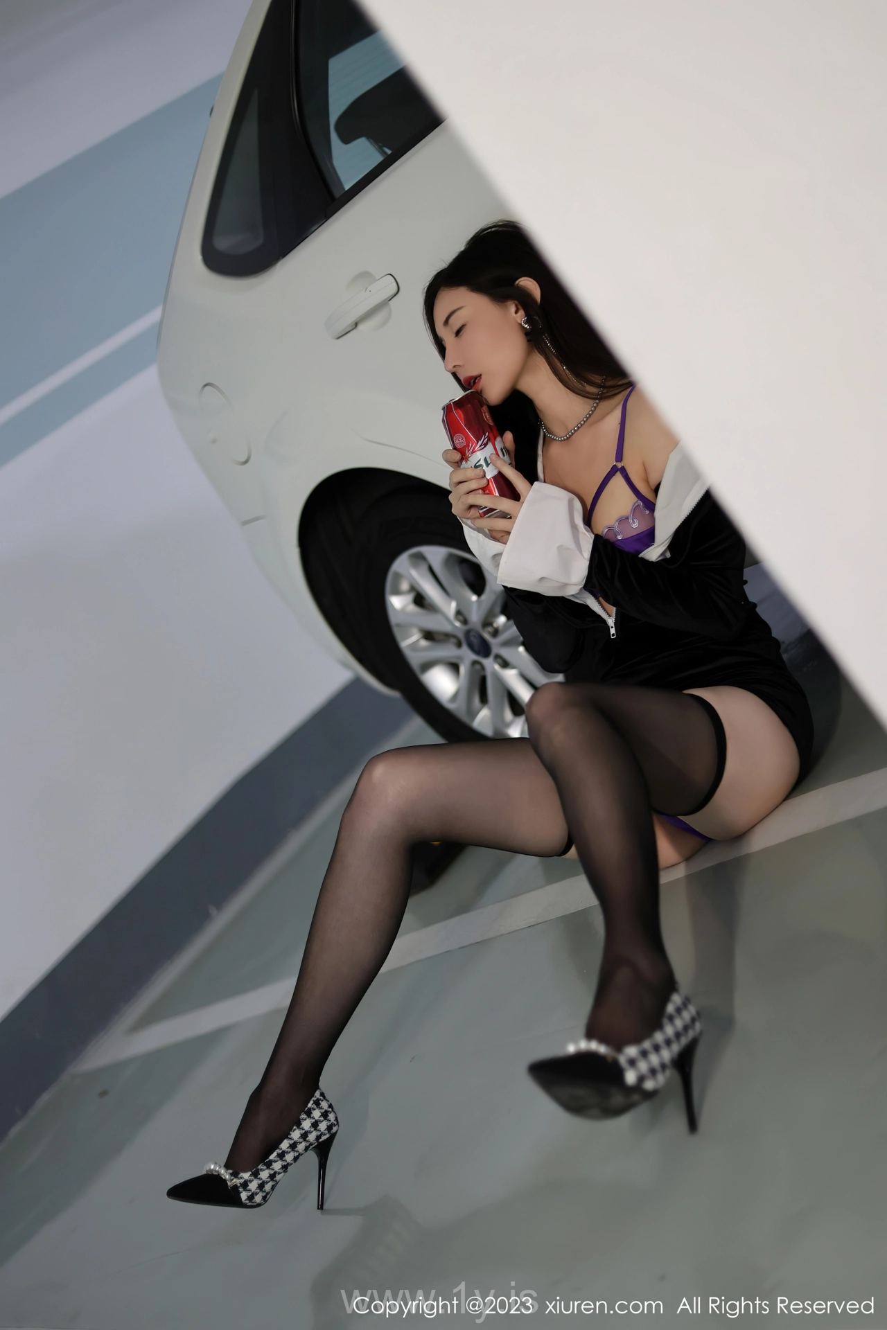 XIUREN(秀人网) No.7634 Ravishing Chinese Belle 曼柔醉酒主题拍摄性感写真