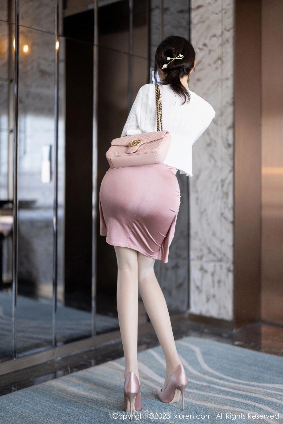 XIUREN(秀人网) No.7640 Hot & Innocent Chinese Enchantress 王馨瑤yanni