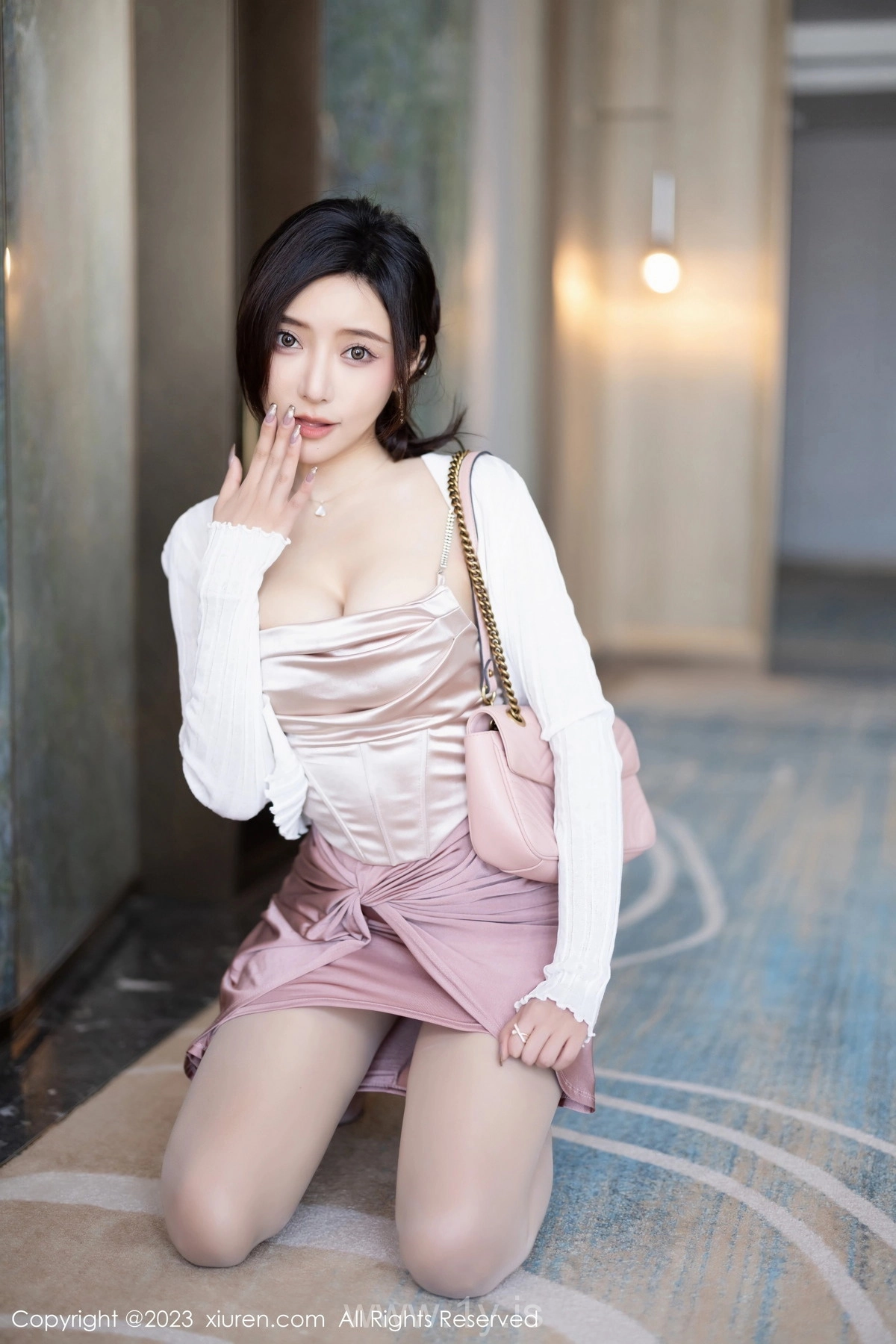 XIUREN(秀人网) No.7640 Hot & Innocent Chinese Enchantress 王馨瑤yanni