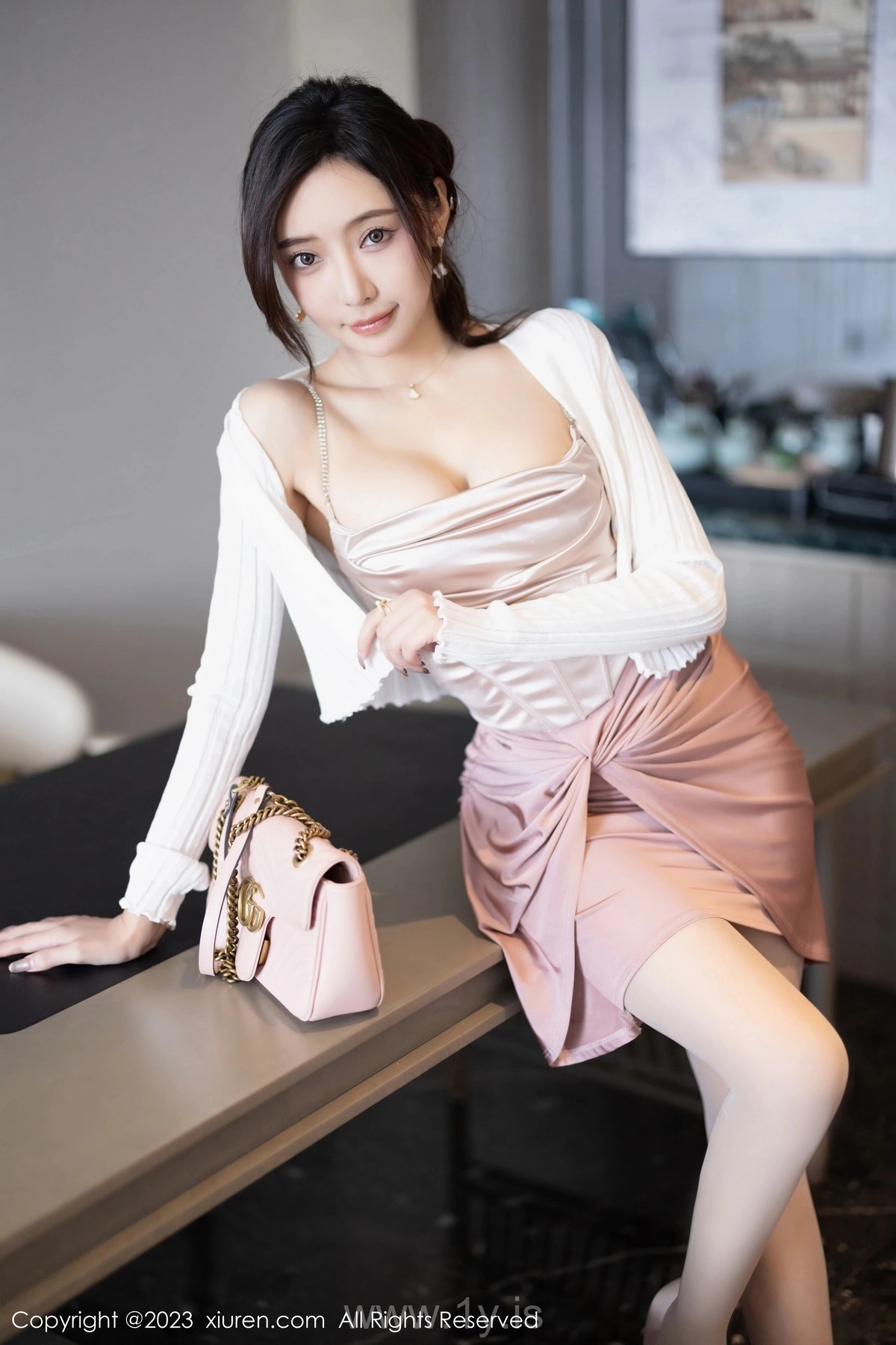 XIUREN(秀人网) No.7640 Hot & Innocent Chinese Enchantress 王馨瑤yanni
