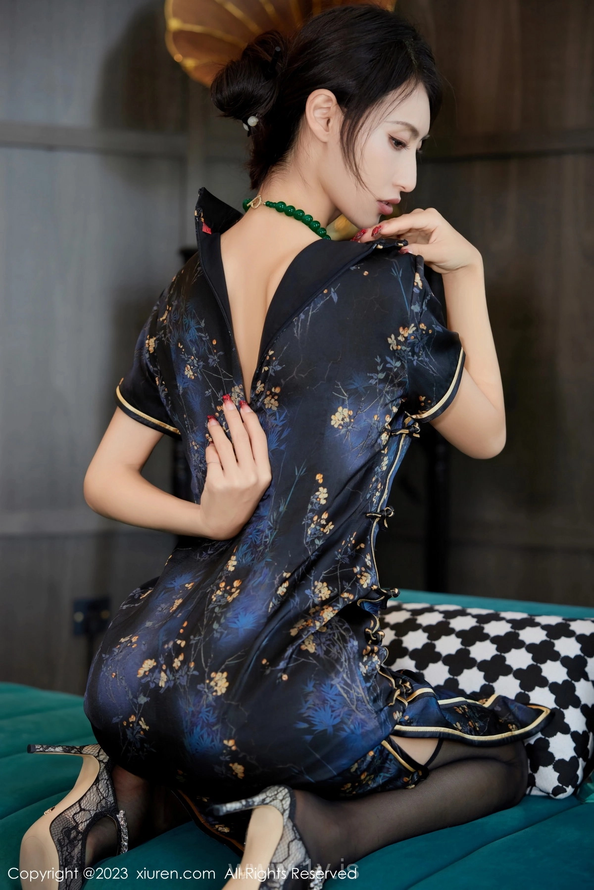 XIUREN(秀人网) No.7656 Refined & Innocent Asian Model lingyu69