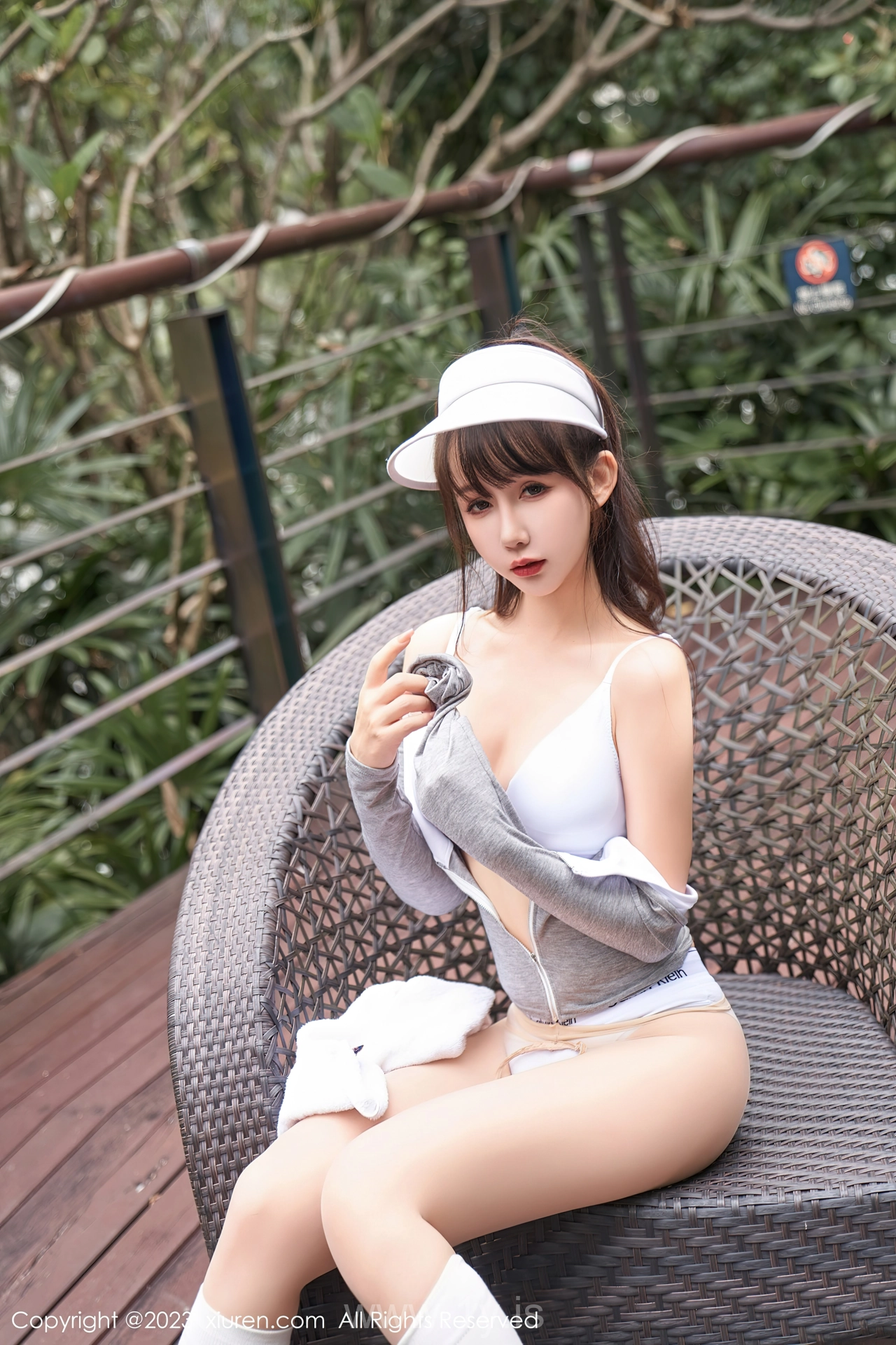 XIUREN(秀人网) No.7657 Luminous Asian Mature Princess 波巧酱高球女神厦门旅拍