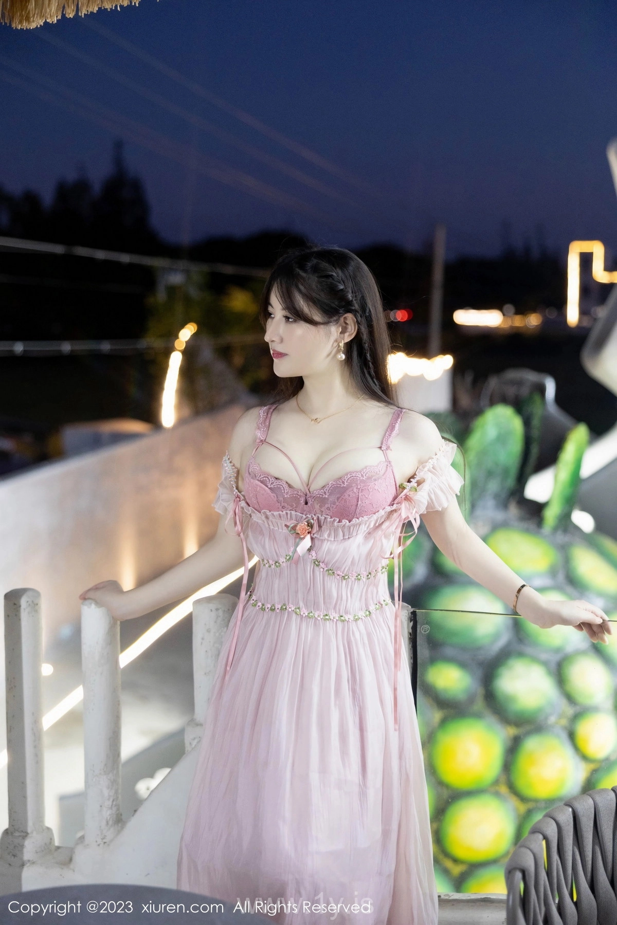 XIUREN(秀人网) No.7666 Attractive & Sophisticated Asian Women 詩詩kiki