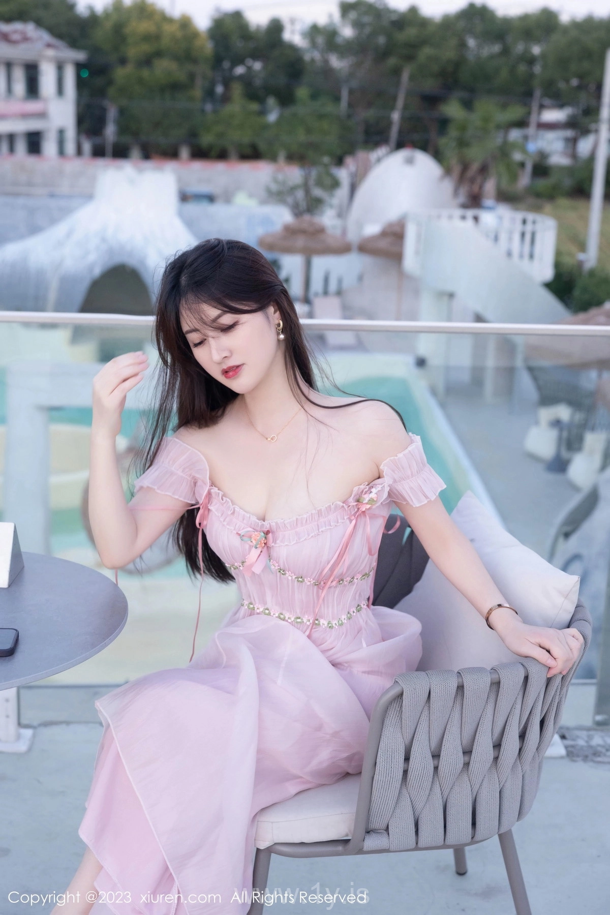 XIUREN(秀人网) No.7666 Attractive & Sophisticated Asian Women 詩詩kiki
