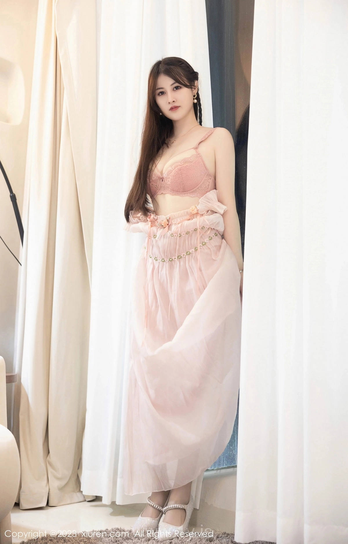 XIUREN(秀人网) No.7666 Attractive & Sophisticated Asian Women 詩詩kiki