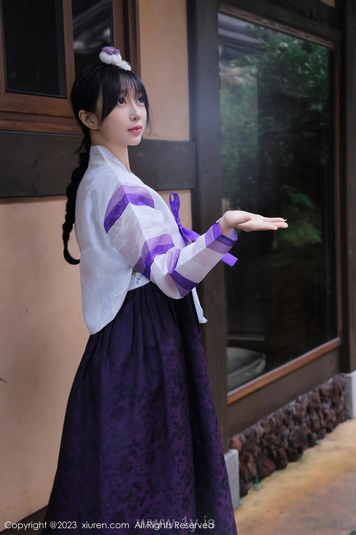 XIUREN(秀人网) No.7677 Delightful Asian Cougar 玥兒玥er