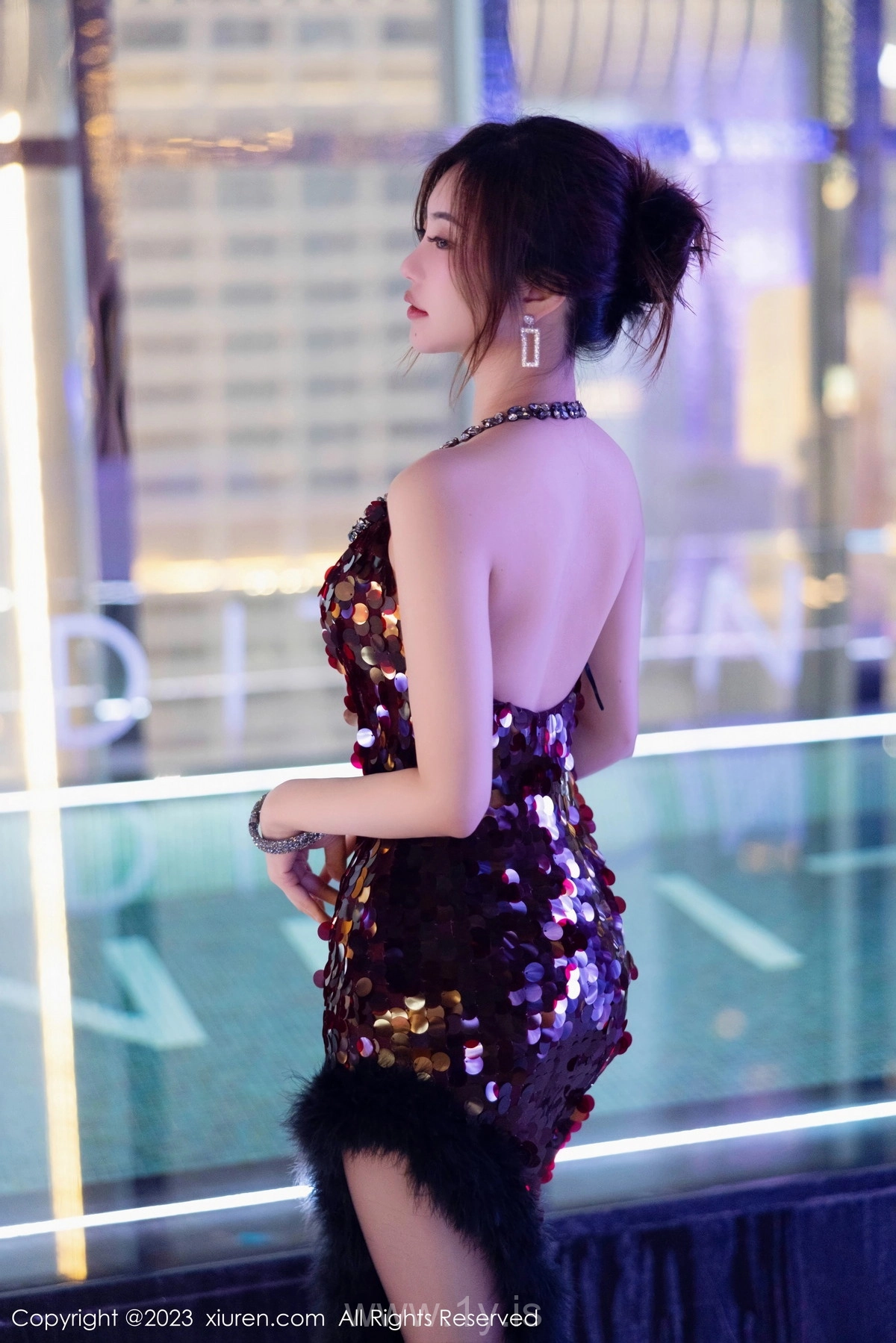 XIUREN(秀人网) No.7679 Refined & Adorable Asian Mature Princess 绮里嘉ula