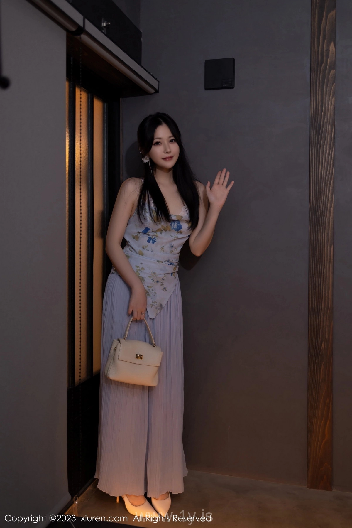 XIUREN(秀人网) No.7681 Sparkling & Pretty Asian Nymph 魚子醬Fish