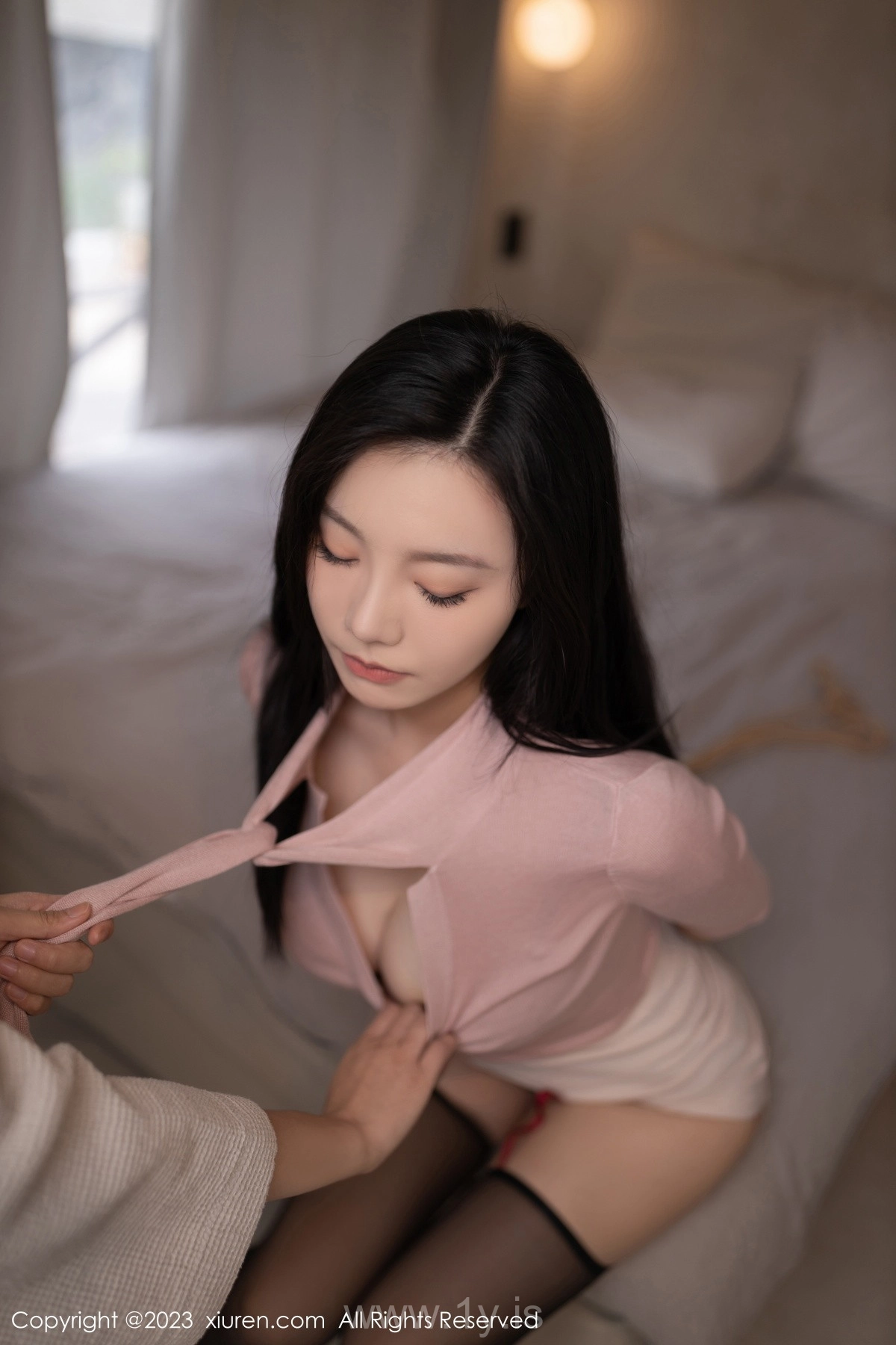 XIUREN(秀人网) No.7695 Playful & Radiant Asian Goddess 安然anran