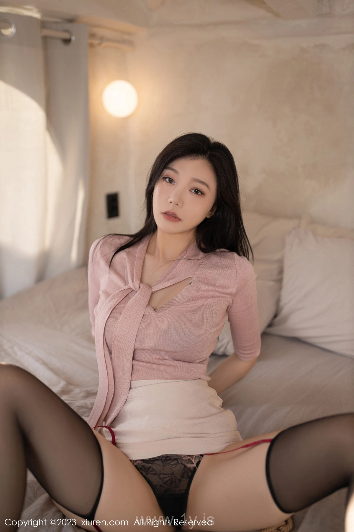 XIUREN(秀人网) No.7695 Playful & Radiant Asian Goddess 安然anran