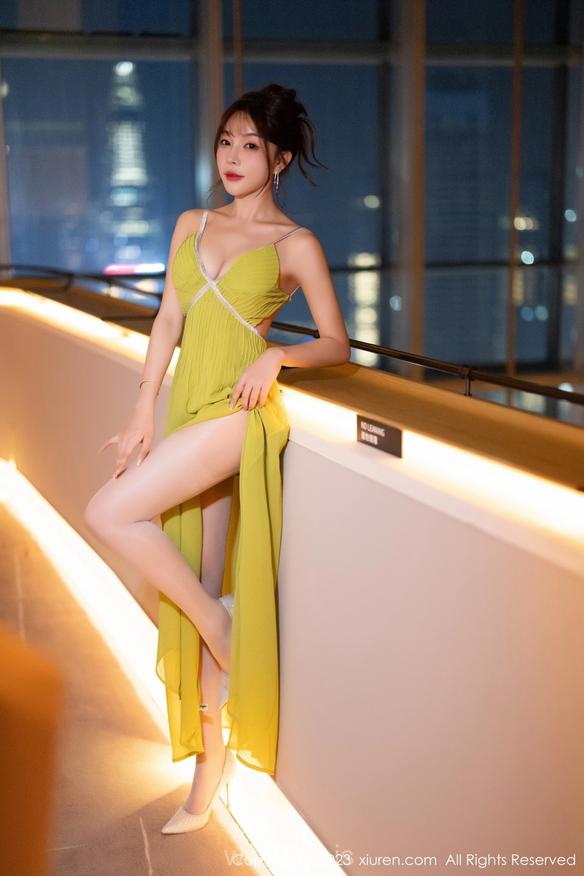 XIUREN(秀人网) No.7696 Slim Chinese Jade 徐莉芝Booty