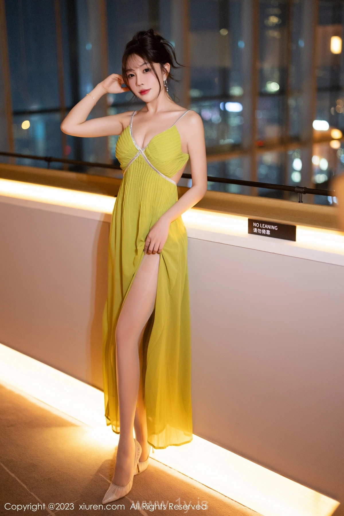 XIUREN(秀人网) No.7696 Slim Chinese Jade 徐莉芝Booty