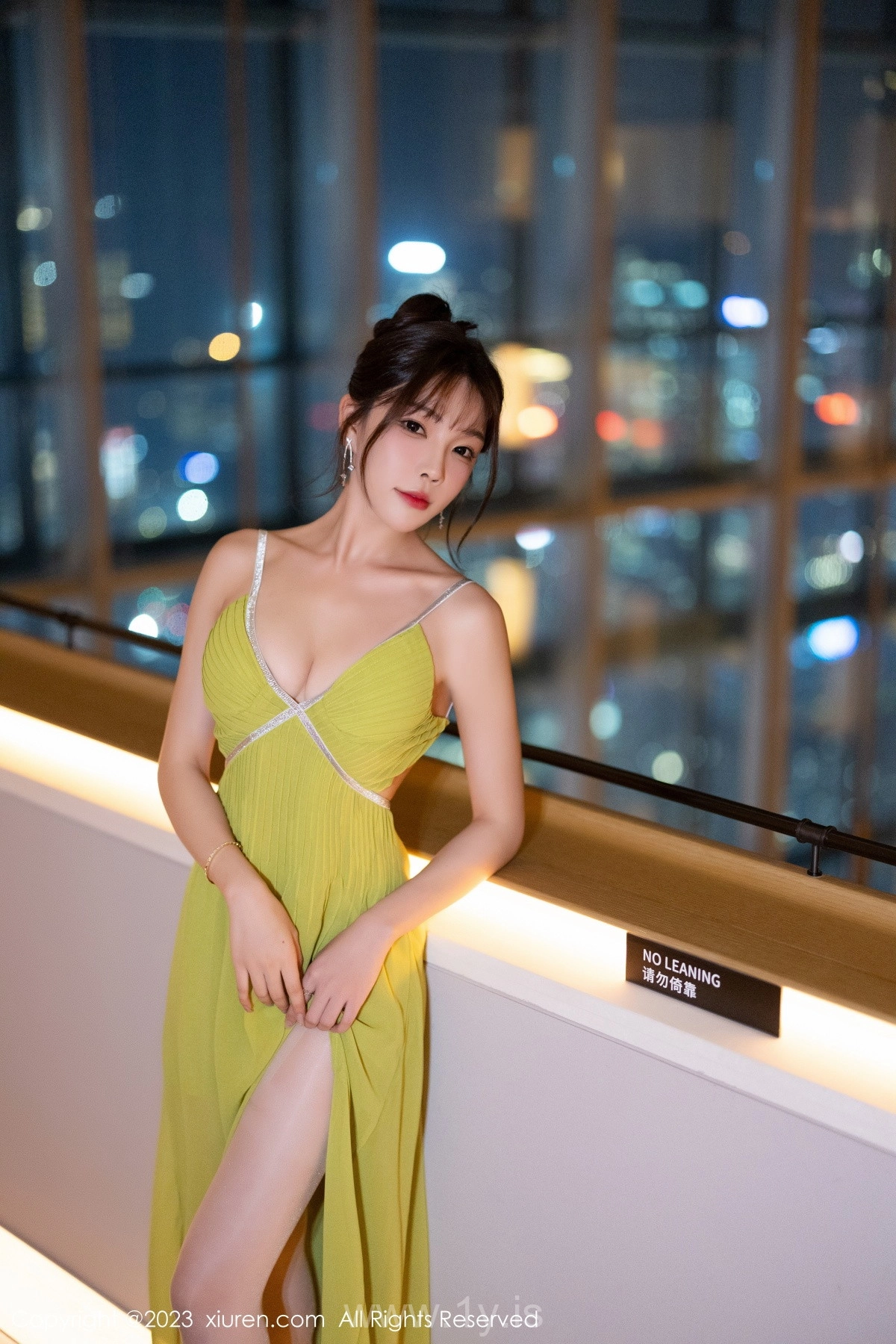 XIUREN(秀人网) No.7696 Slim Chinese Jade 徐莉芝Booty