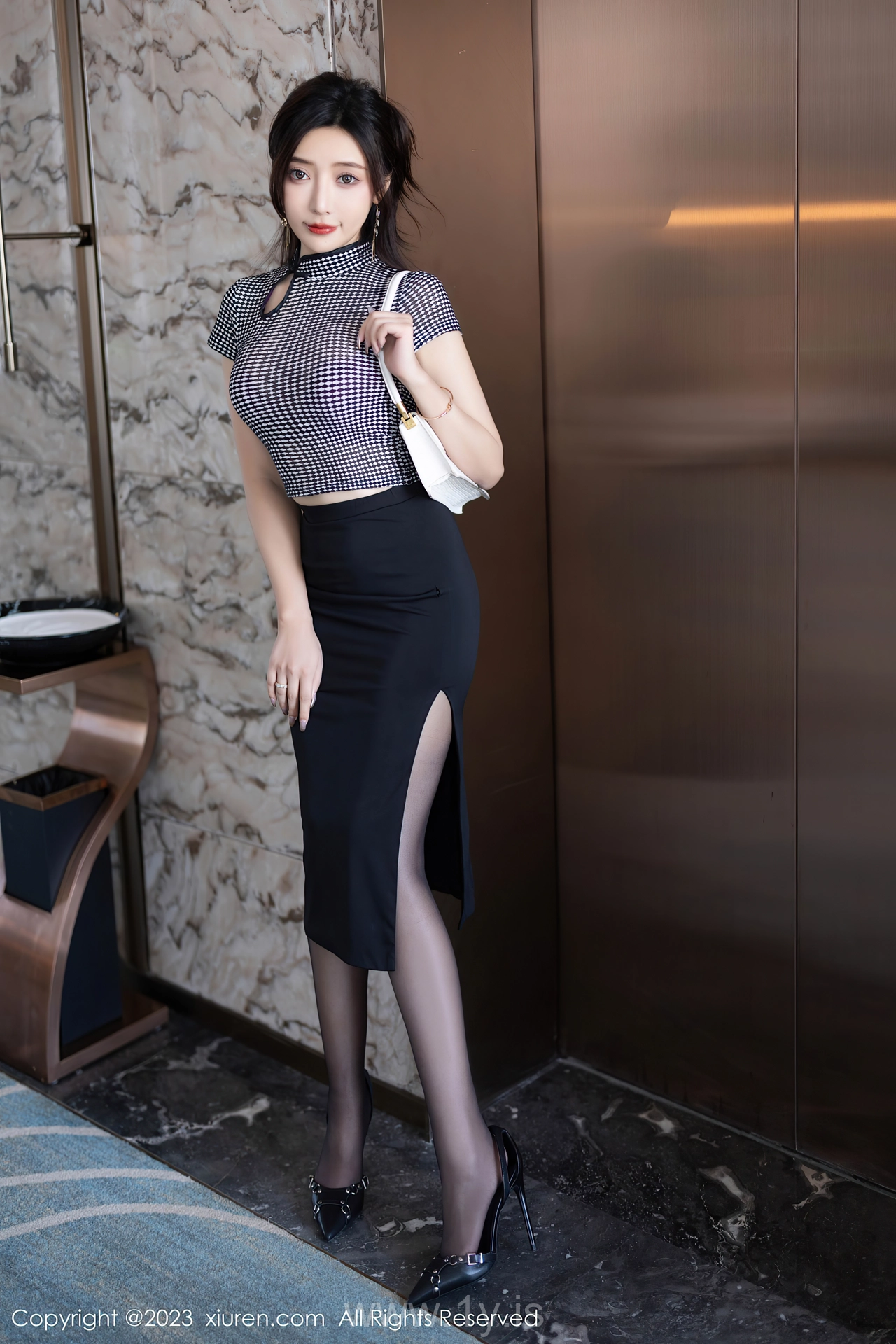 XIUREN(秀人网) No.7703 Delicate & Fancy Asian Women 王馨瑶yanni