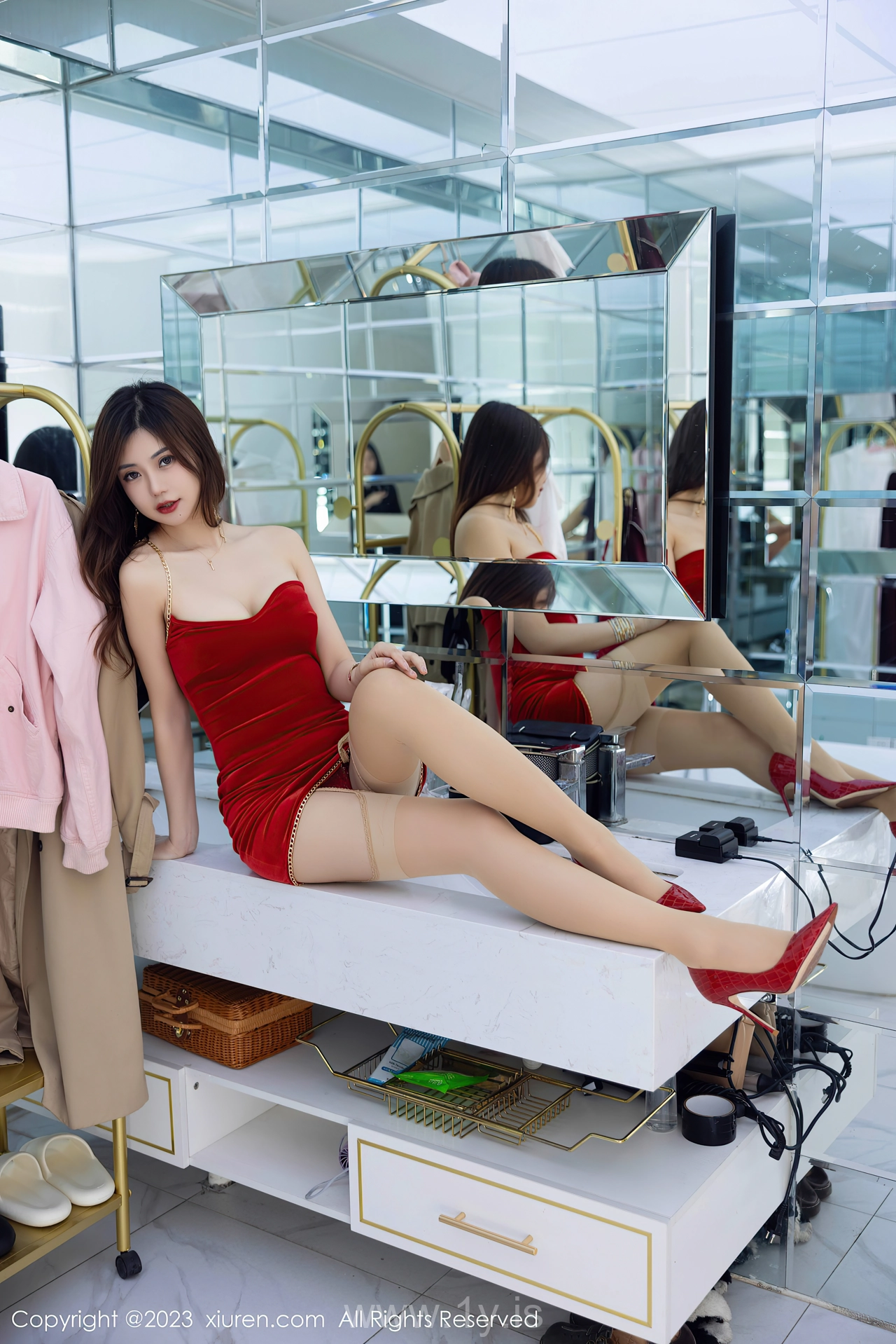 XIUREN(秀人网) No.7715 Classy & Quiet Chinese Diva 绮里嘉ula
