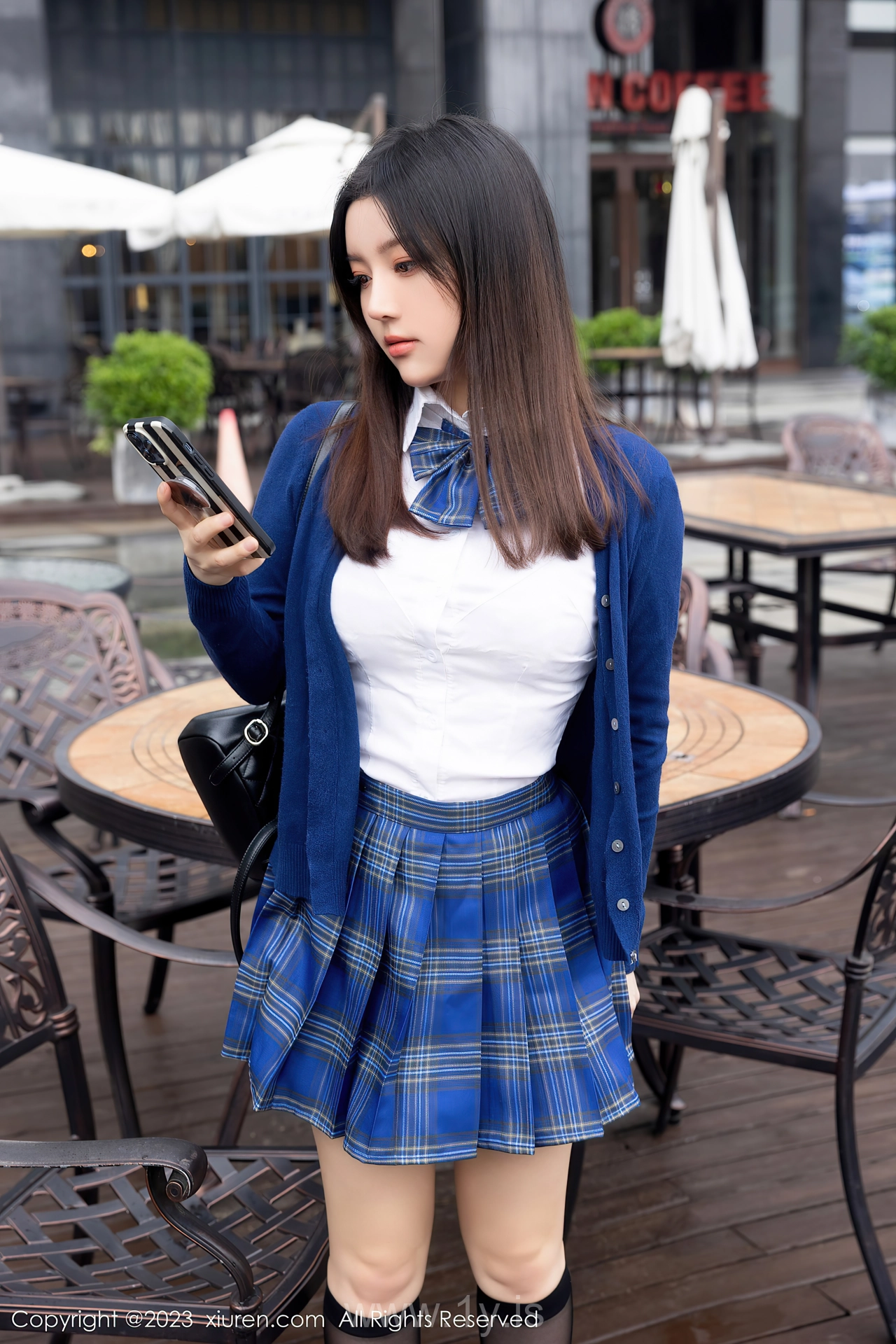 XIUREN(秀人网) No.7754 Alluring Chinese Girl 豆瓣酱