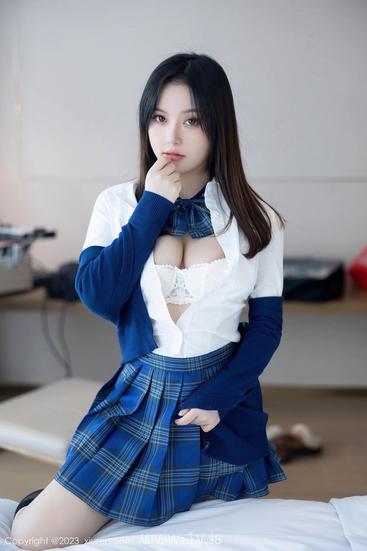 XIUREN(秀人网) No.7754 Alluring Chinese Girl 豆瓣酱