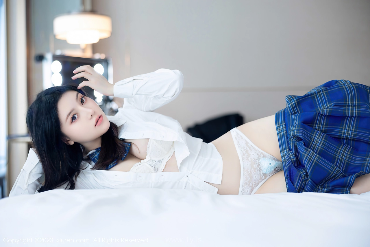 XIUREN(秀人网) No.7754 Alluring Chinese Girl 豆瓣酱