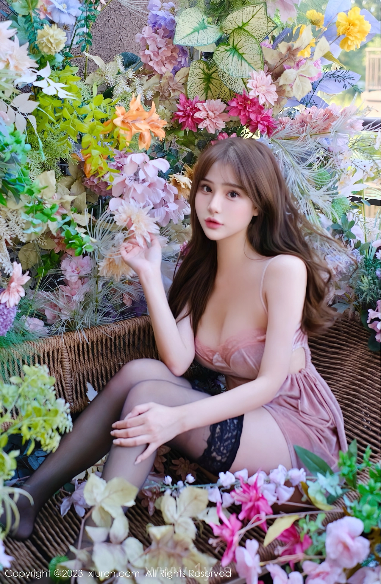 XIUREN(秀人网) No.7757 Innocent & Glamorous Asian Rara Avis Lavinia肉肉