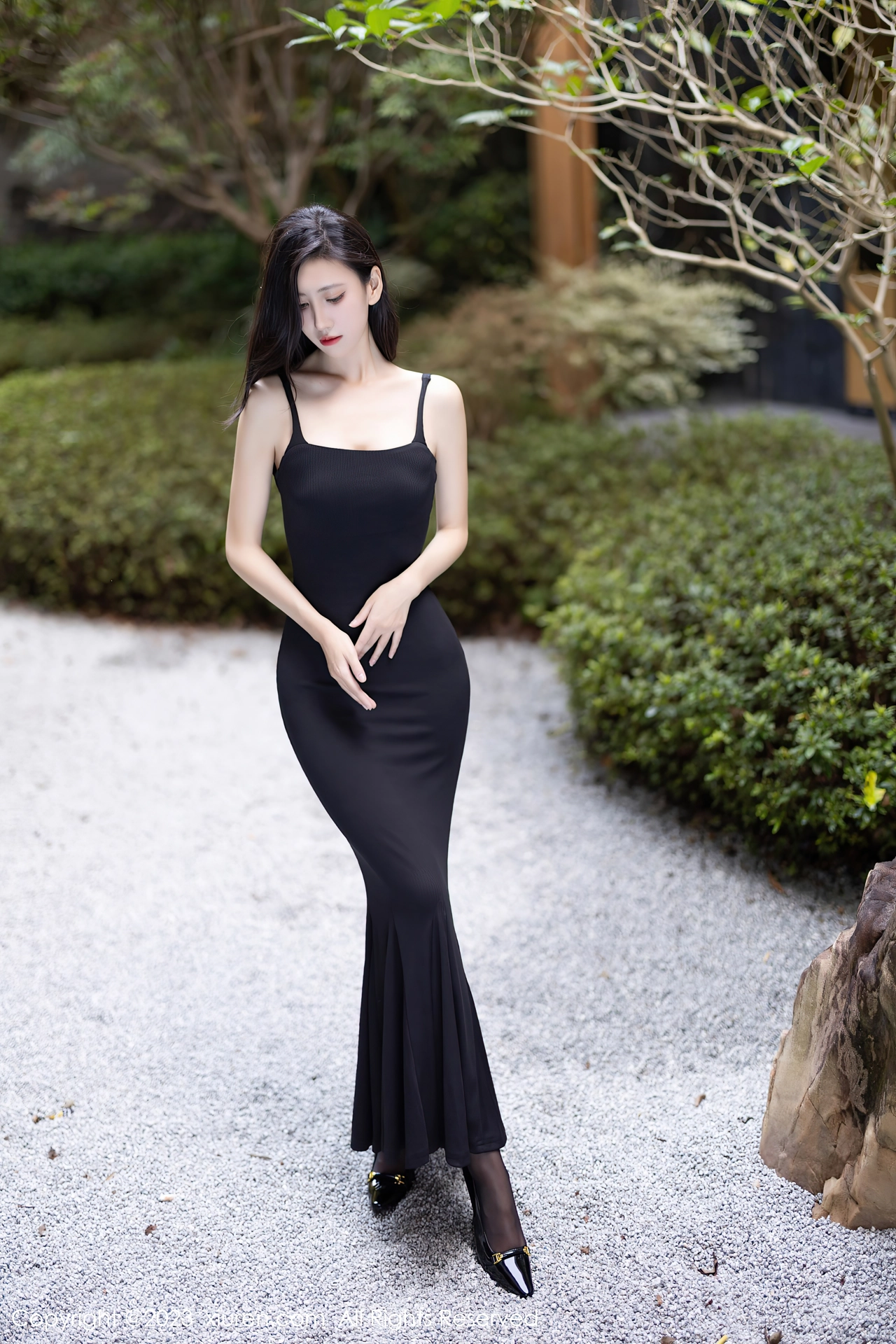 XIUREN(秀人网) No.7830 Fashionable & Delightful Chinese Charmer 章芃芃
