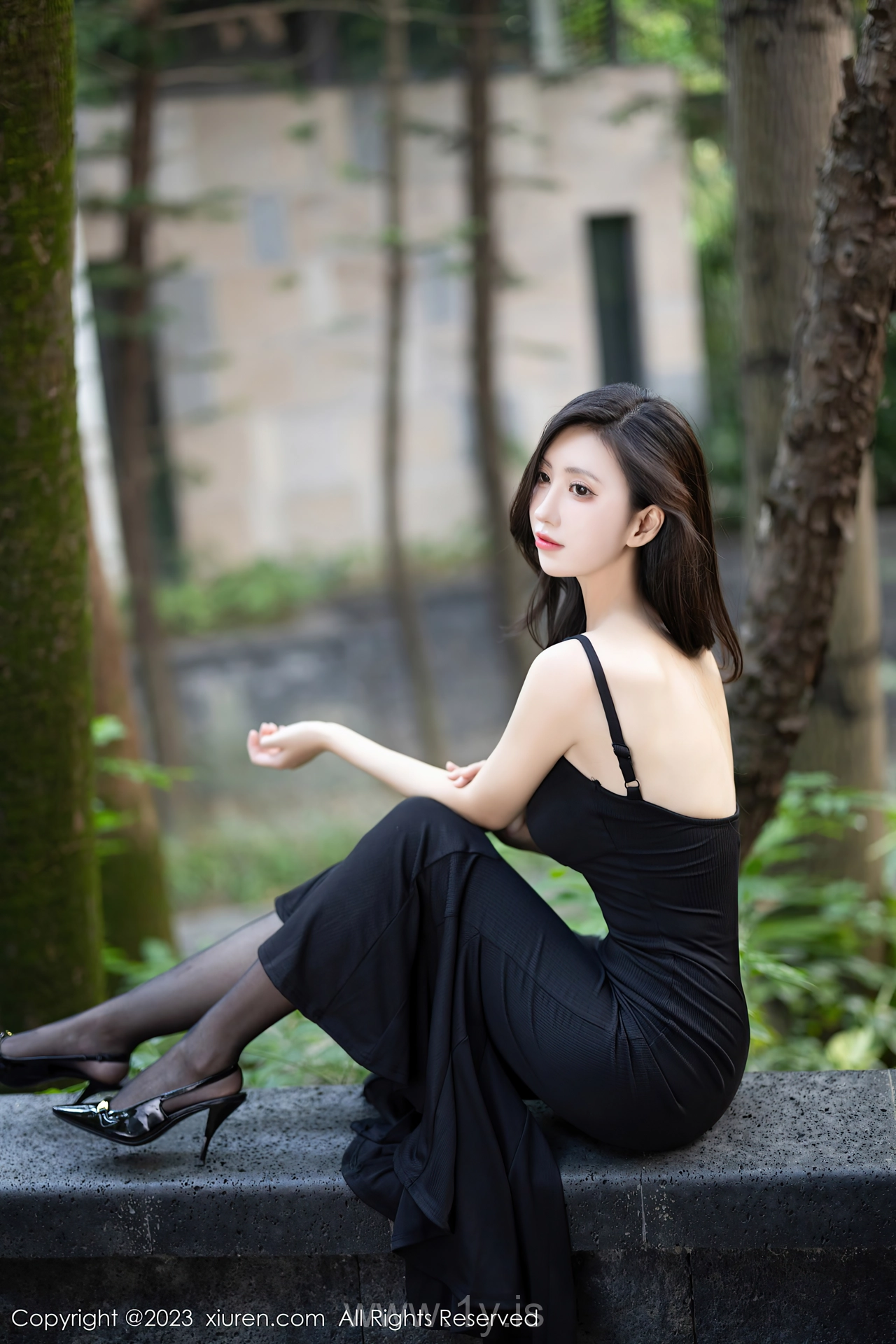 XIUREN(秀人网) No.7830 Fashionable & Delightful Chinese Charmer 章芃芃