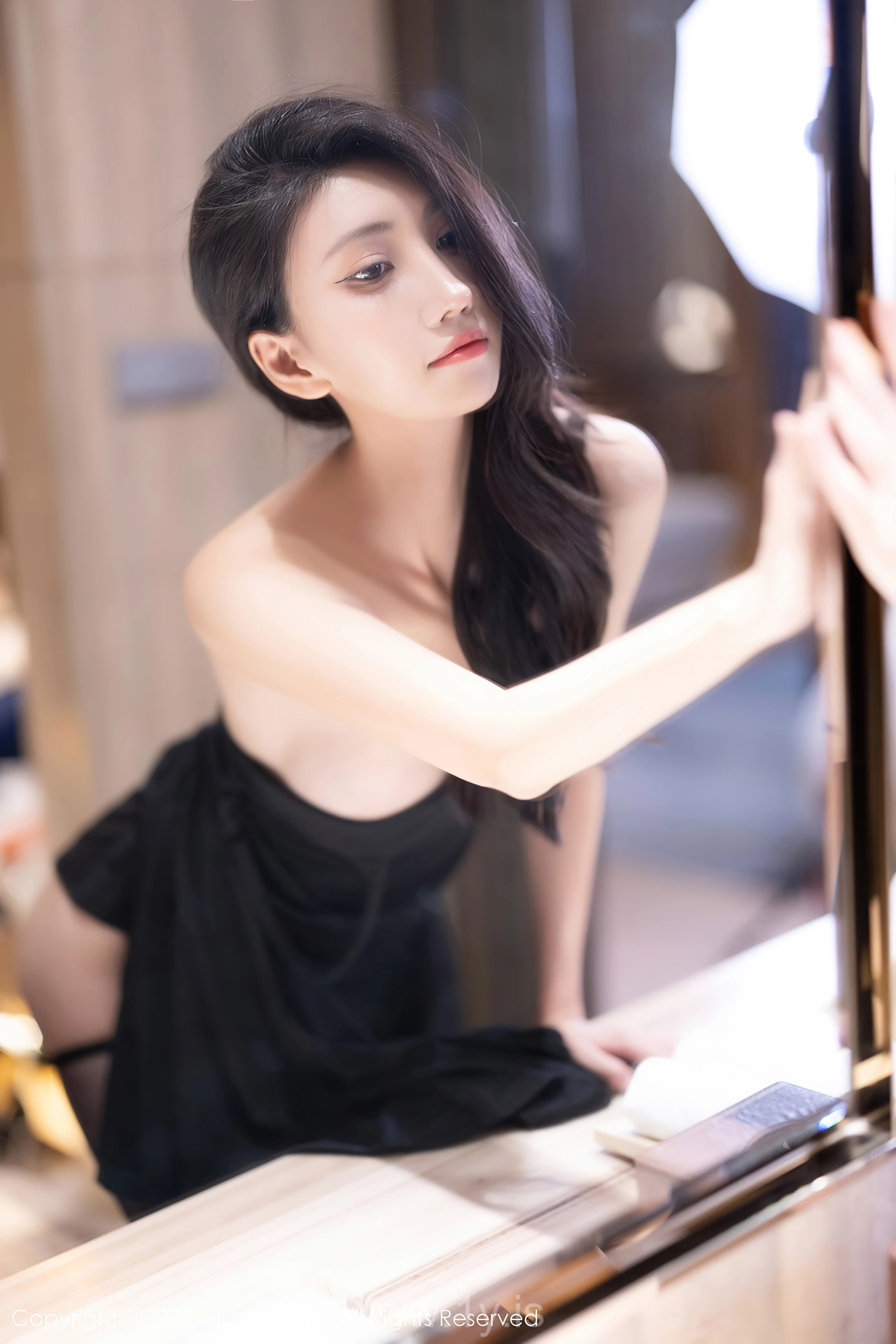 XIUREN(秀人网) No.7830 Fashionable & Delightful Chinese Charmer 章芃芃