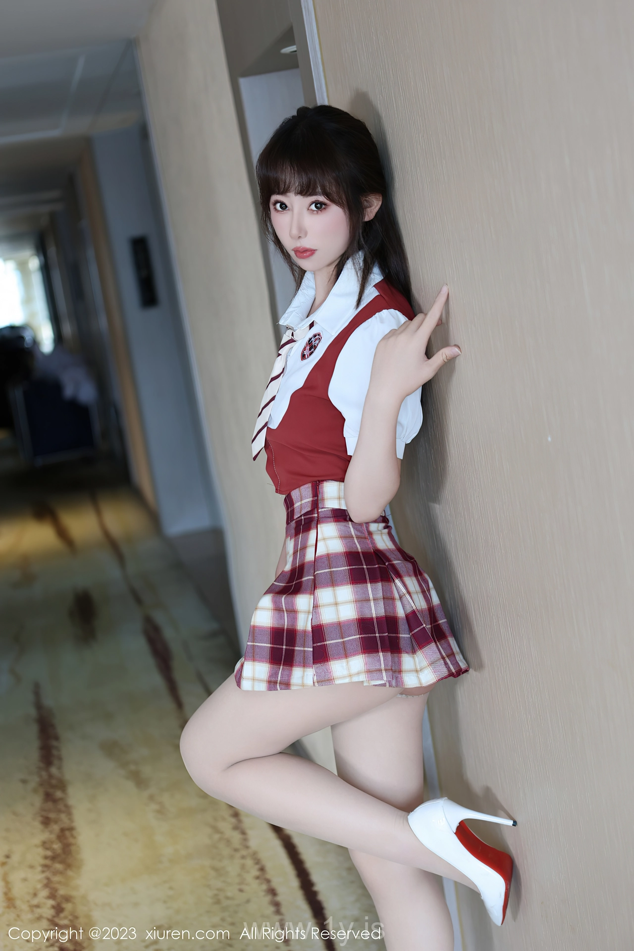 XIUREN(秀人网) No.7851 Graceful Asian Enigma 金tiao