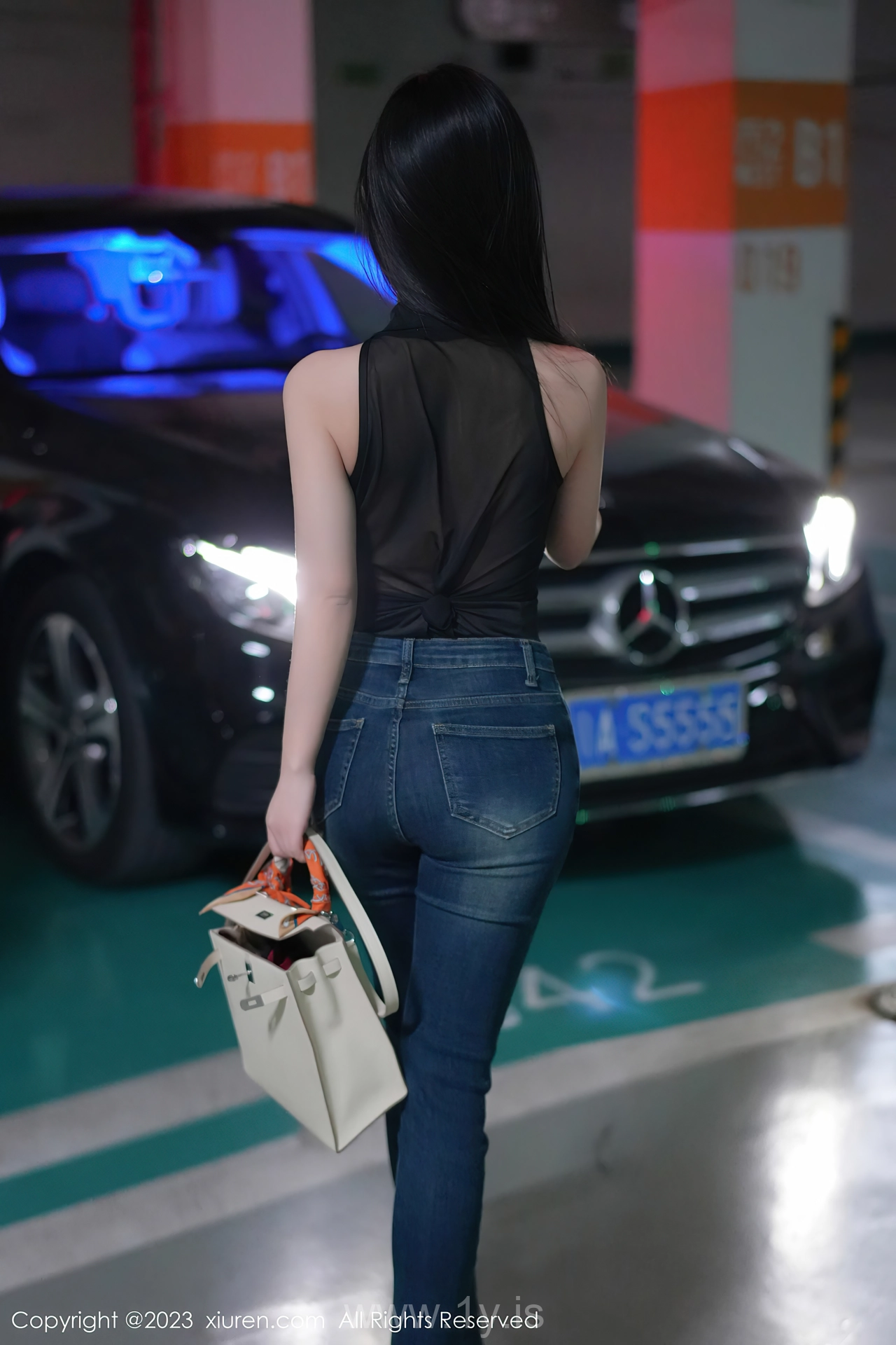 XIUREN(秀人网) No.7853 Stylish Asian Diva 谭小灵