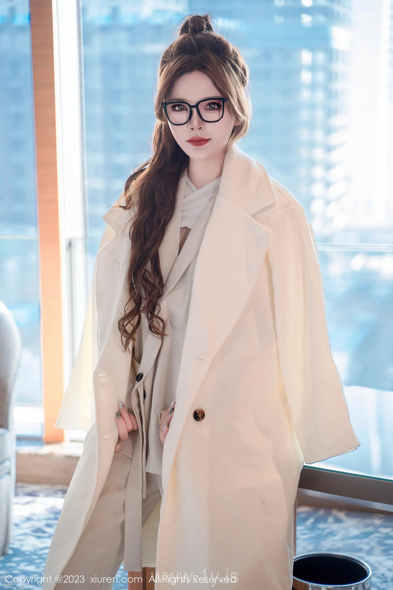 XIUREN(秀人网) No.7865 Fair & Captivating Asian Femme fatale 伊丽莎有点白