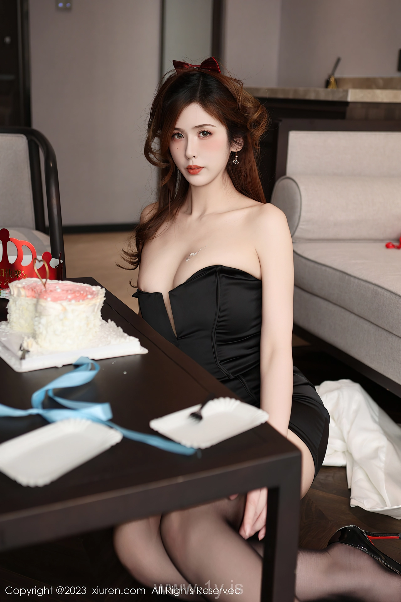 XIUREN(秀人网) No.7872 Tempting & Breathtaking Chinese Babe 月野兔美妞