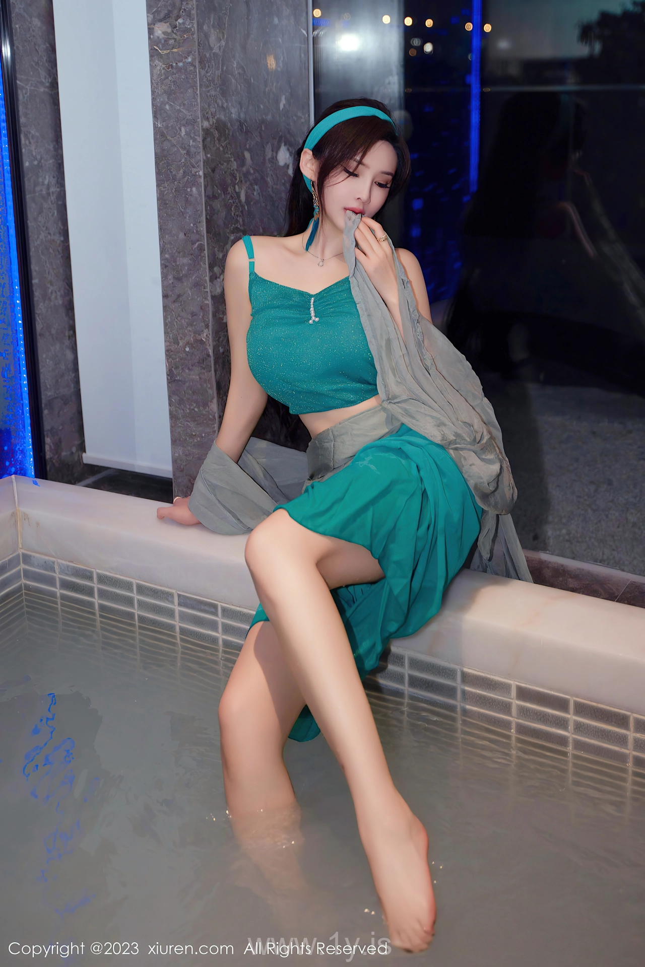 XIUREN(秀人网) No.7886 Pretty & Well Done Asian Mature Princess Carol周妍希