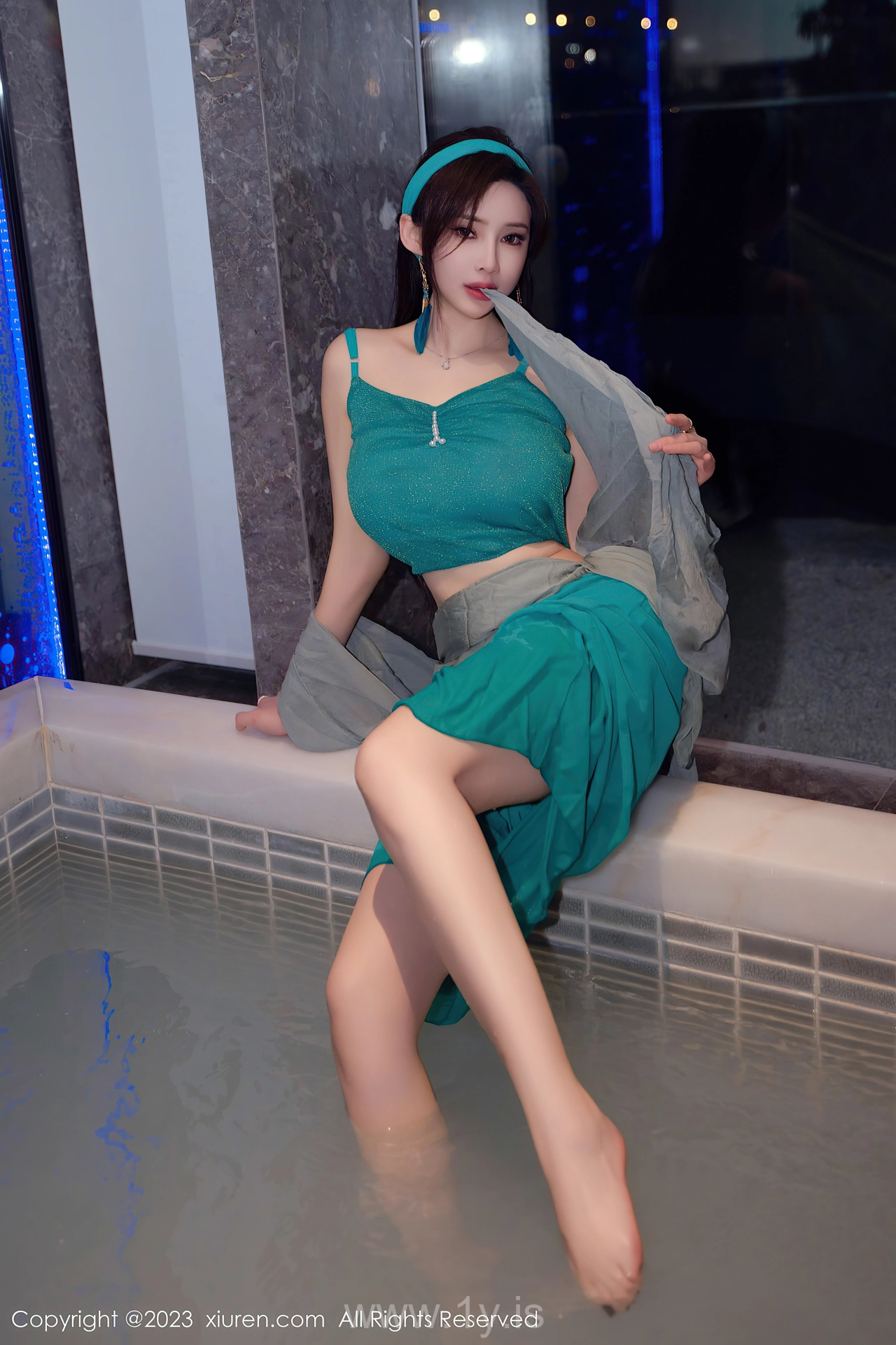XIUREN(秀人网) No.7886 Pretty & Well Done Asian Mature Princess Carol周妍希