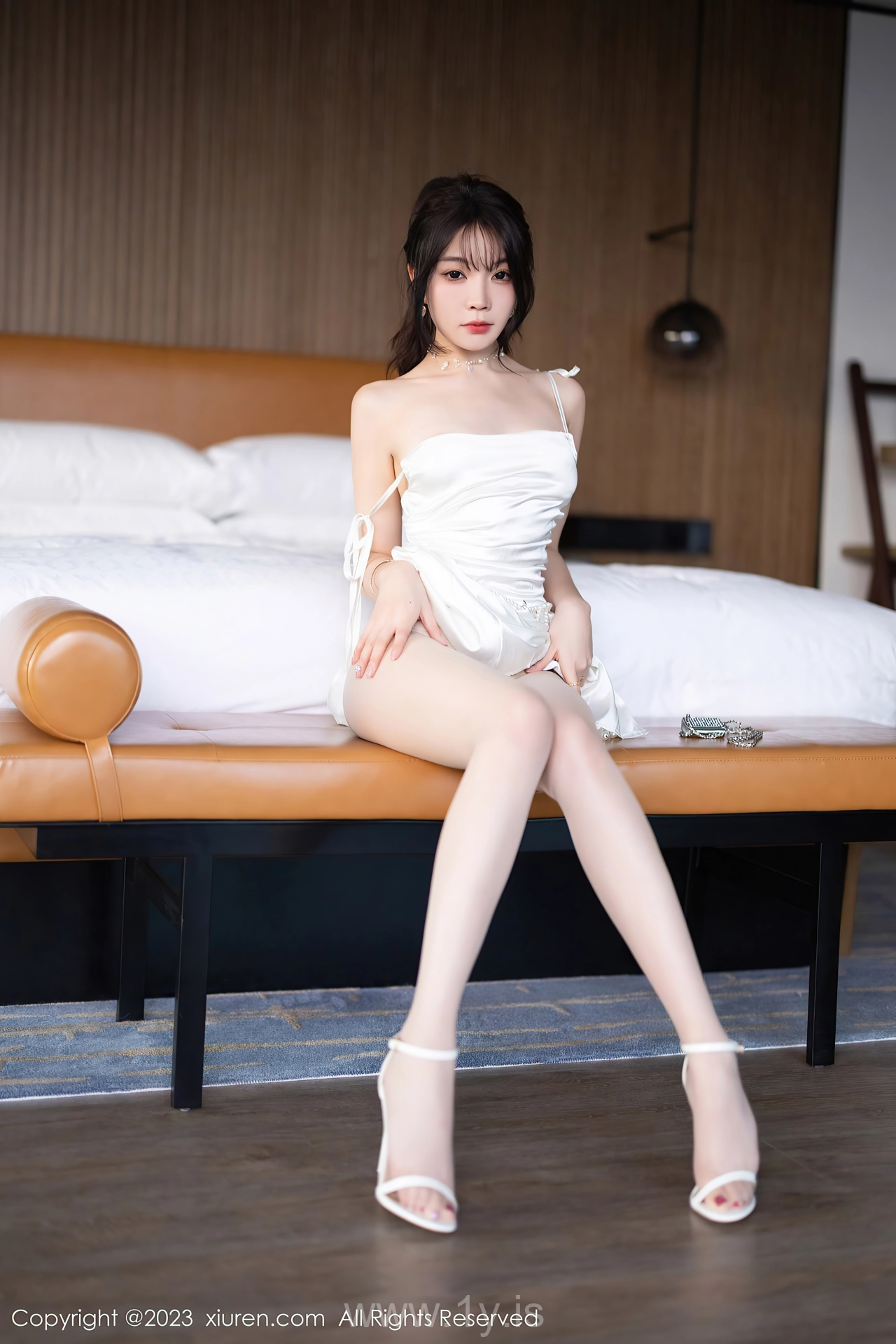 XIUREN(秀人网) No.7889 Fashionable & Innocent Asian Starlet 徐莉芝Booty