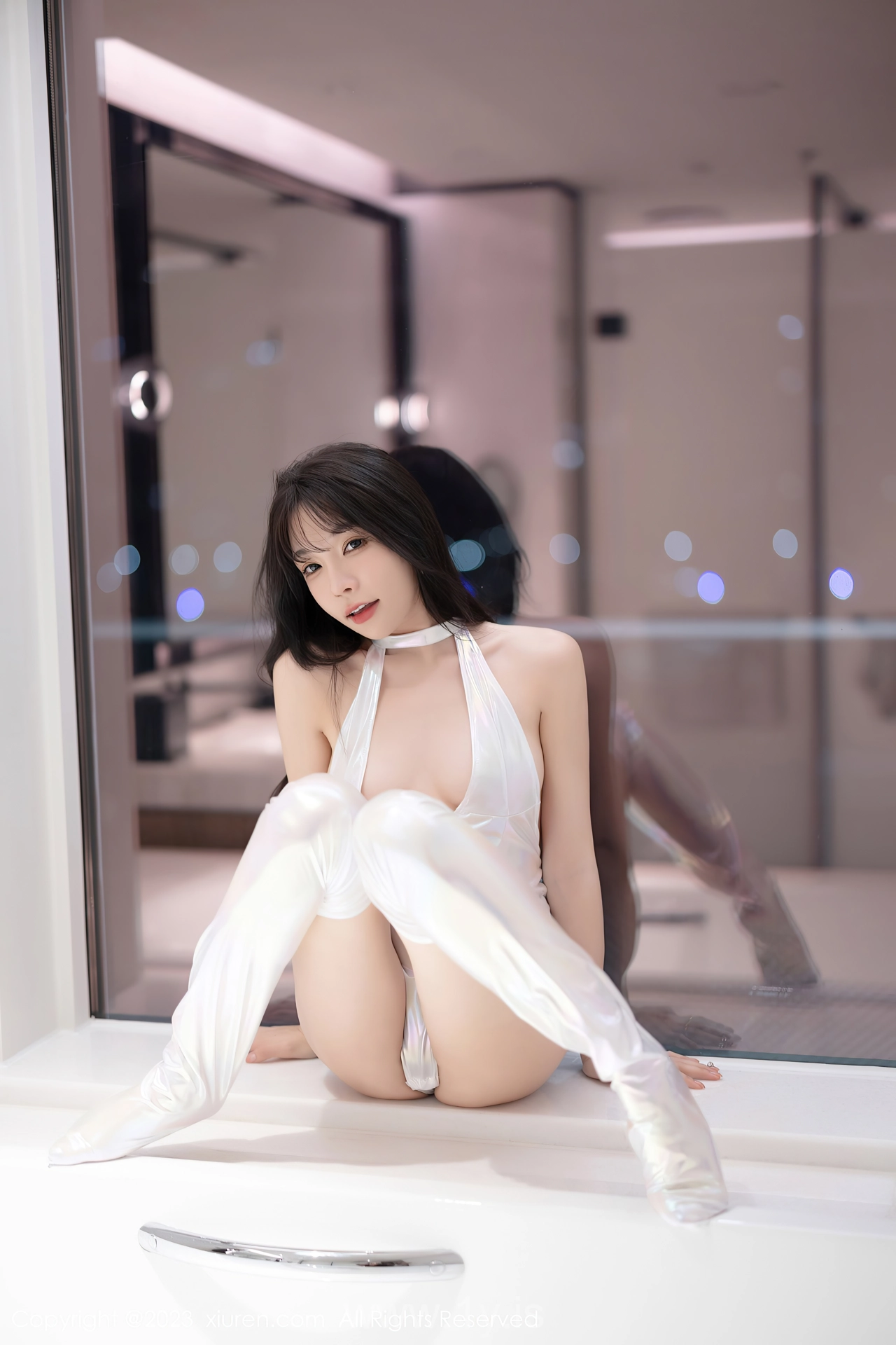 XIUREN(秀人网) No.7889 Fashionable & Innocent Asian Starlet 徐莉芝Booty