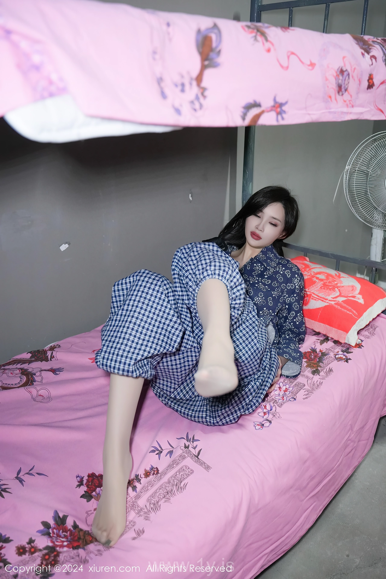 XIUREN(秀人网) No.7915 Adorable & Playful Chinese Diva Carol周妍希