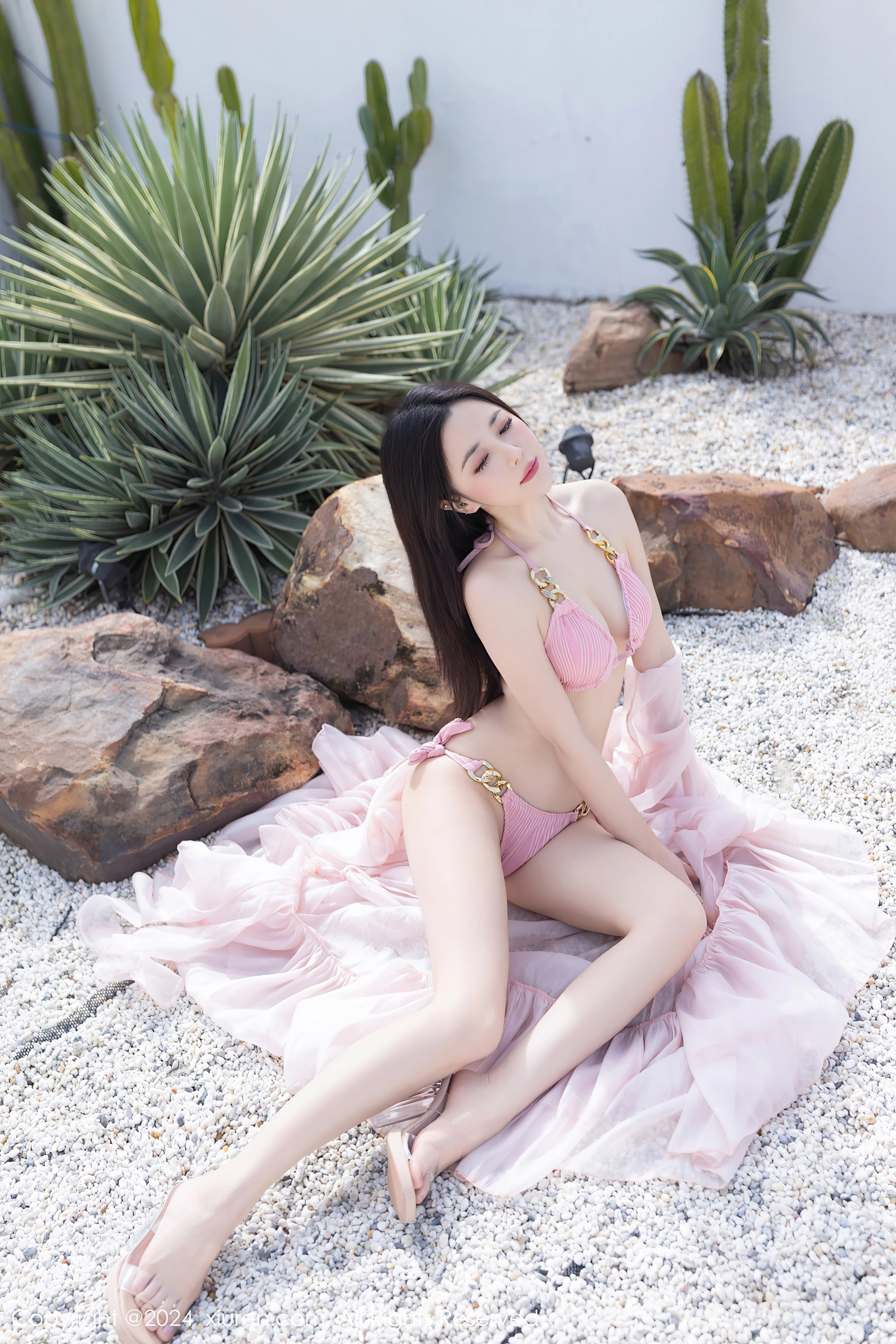 XIUREN(秀人网) No.7920 Innocent & Hot Chinese Queen 鱼子酱Fish