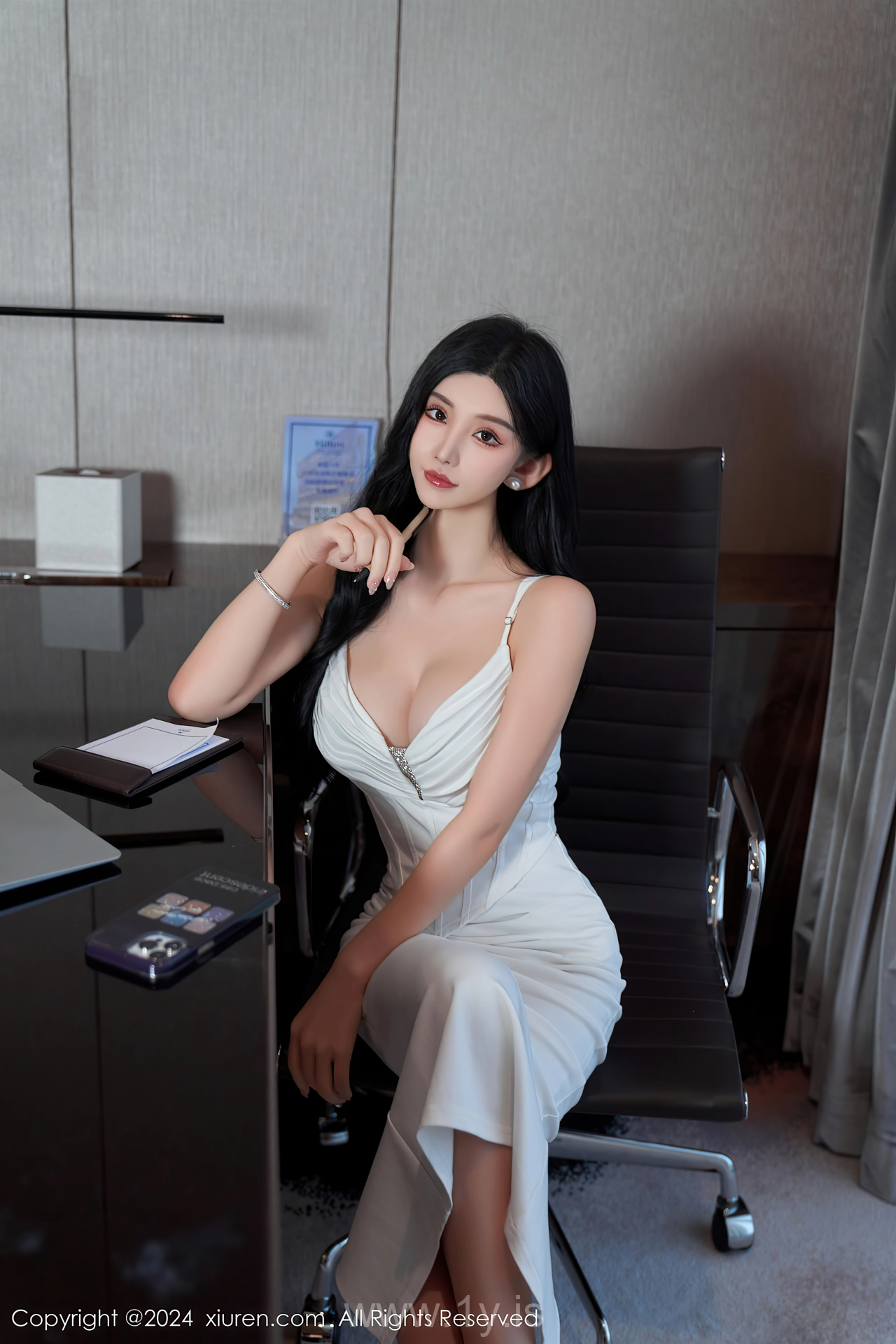 XIUREN(秀人网) No.7921 Playful Asian Beauty 周于希Sally